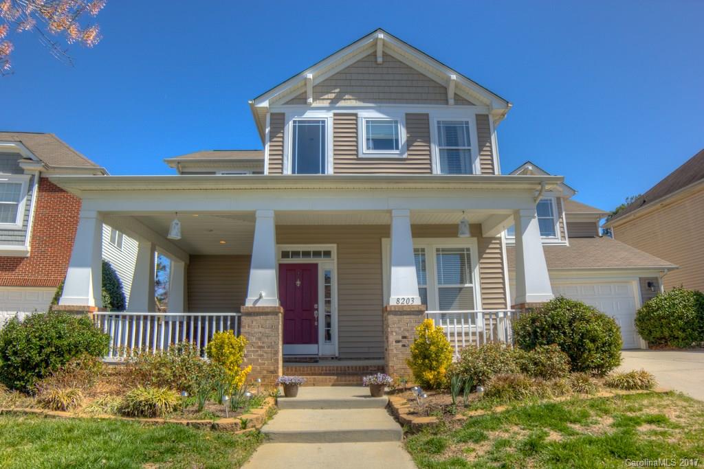Right across the street from A-rated Grand Oak Elementary. Looking for the perfect rental in an excellent
community? Look no further! This home has a large master suite on the main level along with an open concept
layout that is perfect for entertaining. FENCED BACKYARD. Upstairs has 3 secondary bedrooms, full bath and a
gigantic bonus room. Neighborhood has several common areas, playgrounds, tennis courts, walking trails, pool,
slides, feature pool, social events and swim team!