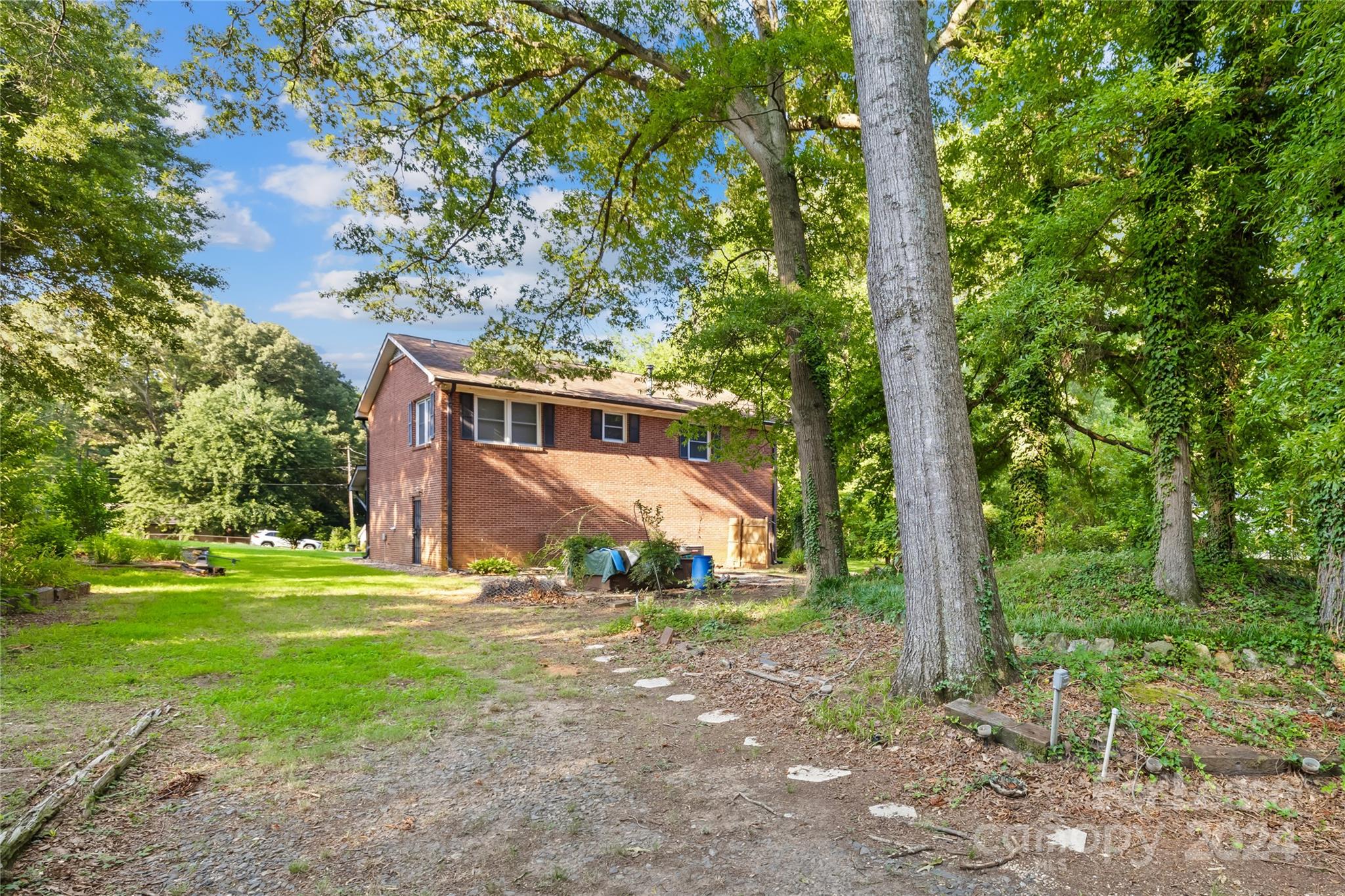 Eleanor Acres - Residential Lease