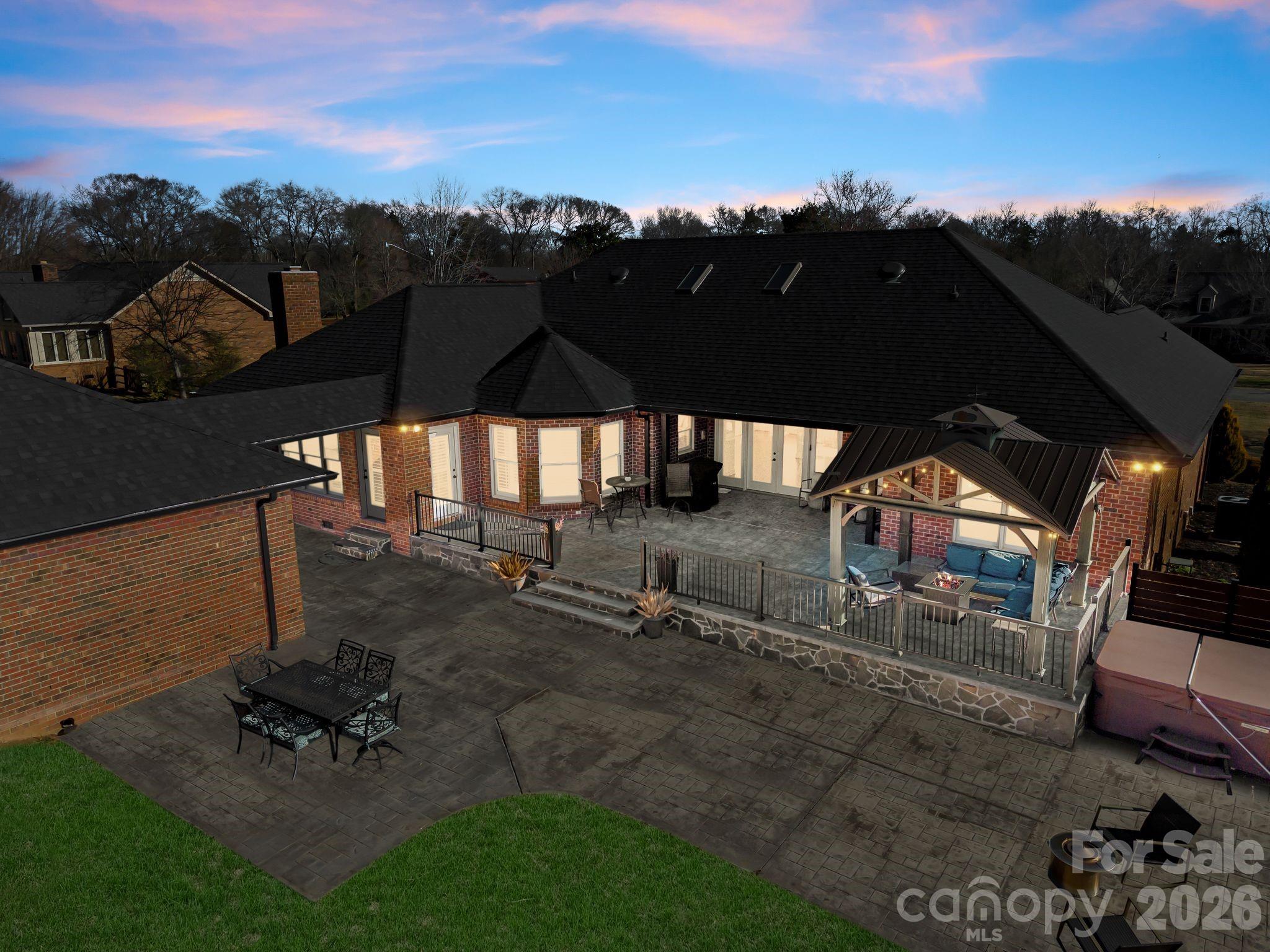 Carolando - Residential