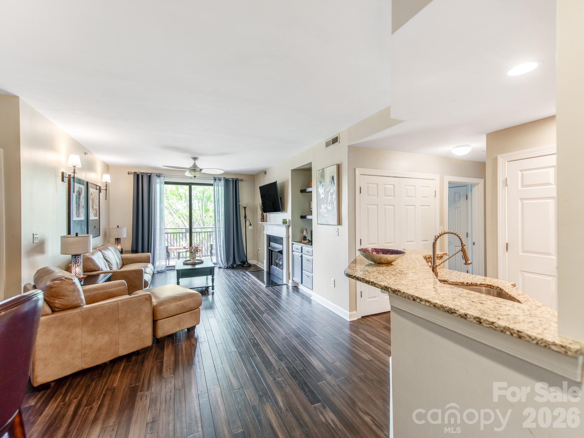 Gateway Plaza - Residential
