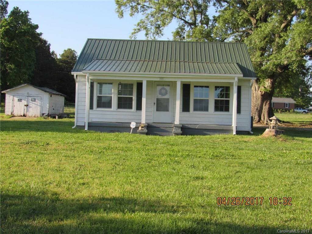 Great starter home or downsizing. This 2 bedroom one bath is ready to move in, HGrtVAC, metal Roof, plumbing and subflooring all replaced in 2015, electric checked out, stove and refrigerator,just completely repainted and cleaned. In Bufford school district on .69 of acre. Come see what country setting can offer