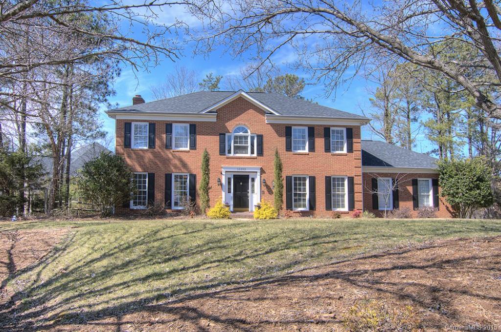 Beautifully updated family home in desirable Seven Coves of Tega Cay. Updated kitchen with custom lighting, tile backsplash, stainless steel appliances and granite counters. Upstairs master with luxurious, bright master bath with garden tub and separate shower. Open loft space upstairs can be used as a media room/rec room/playroom. Serene screened porch with separate deck overlooks private, fenced backyard with mature landscape. Enjoy the fabulous Tega Cay lifestyle. Zoned for Fort Mill Schools.