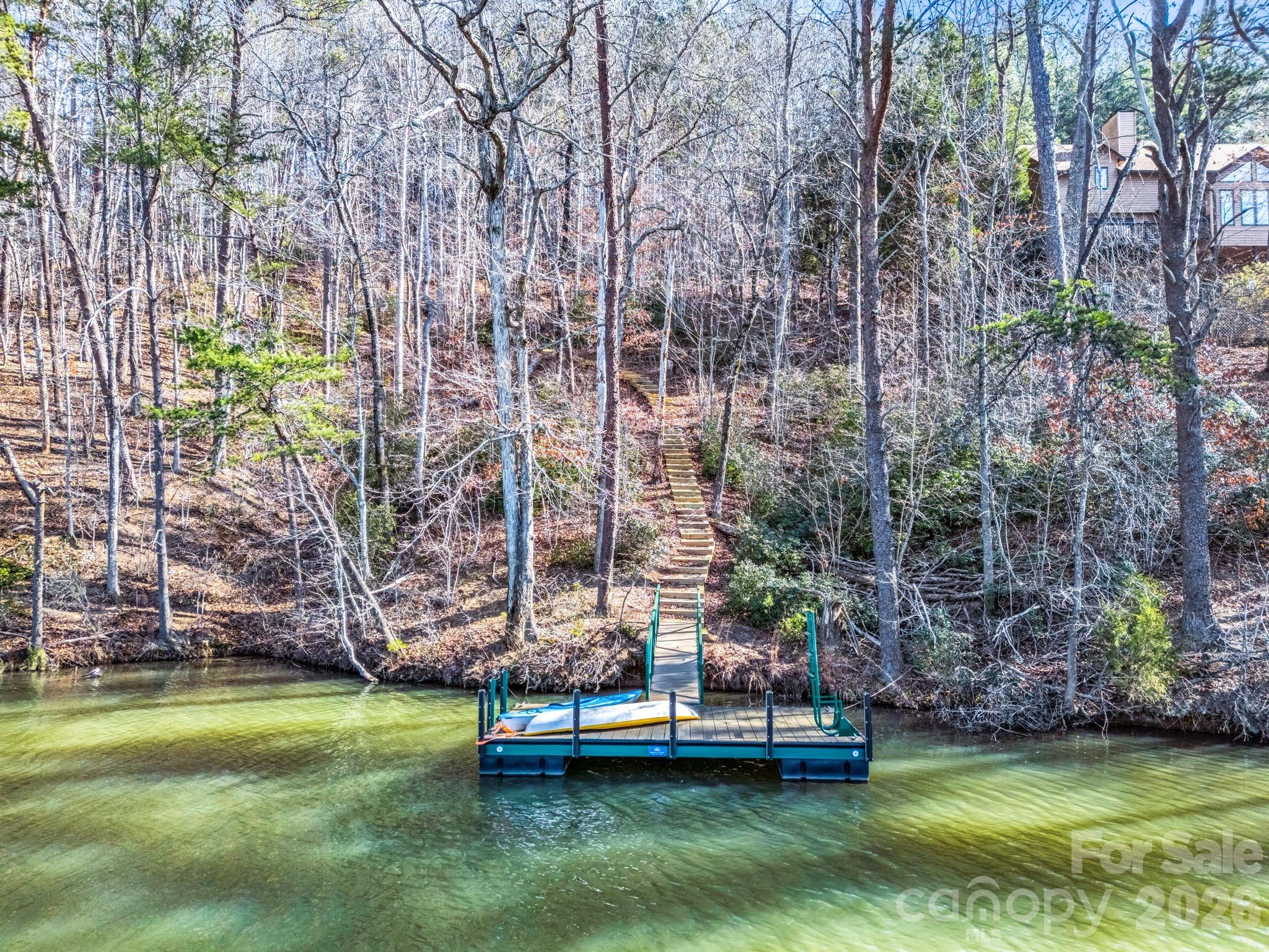Lake Adger - Land