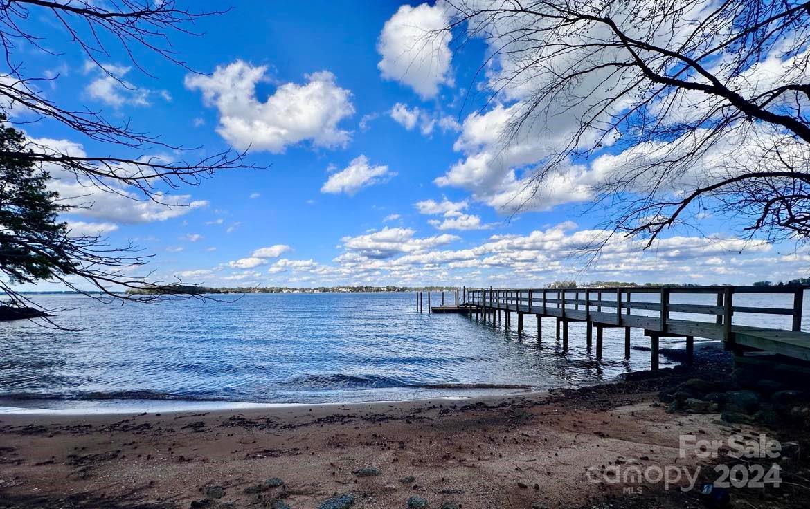 Luckey Point - Land