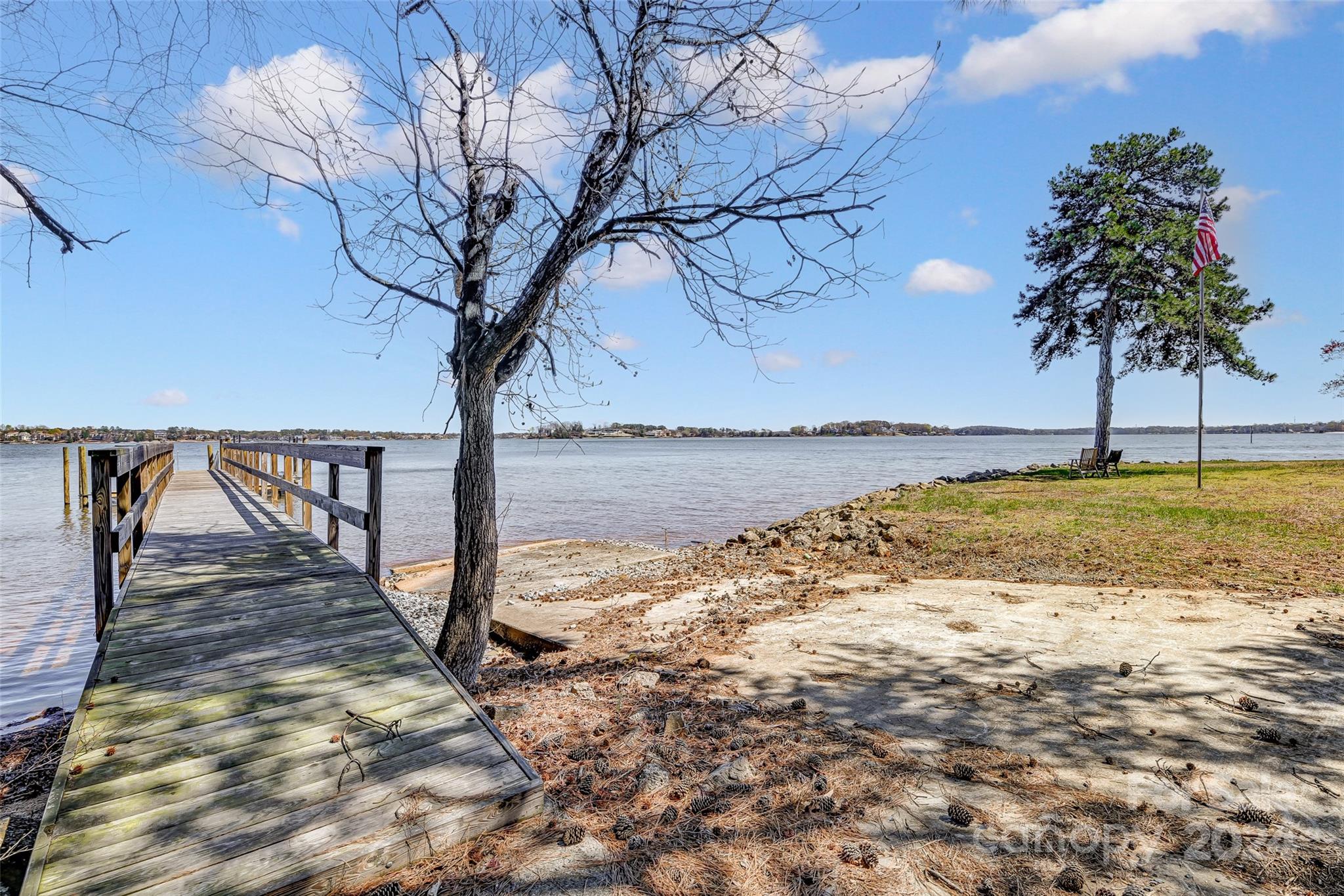 Luckey Point - Land