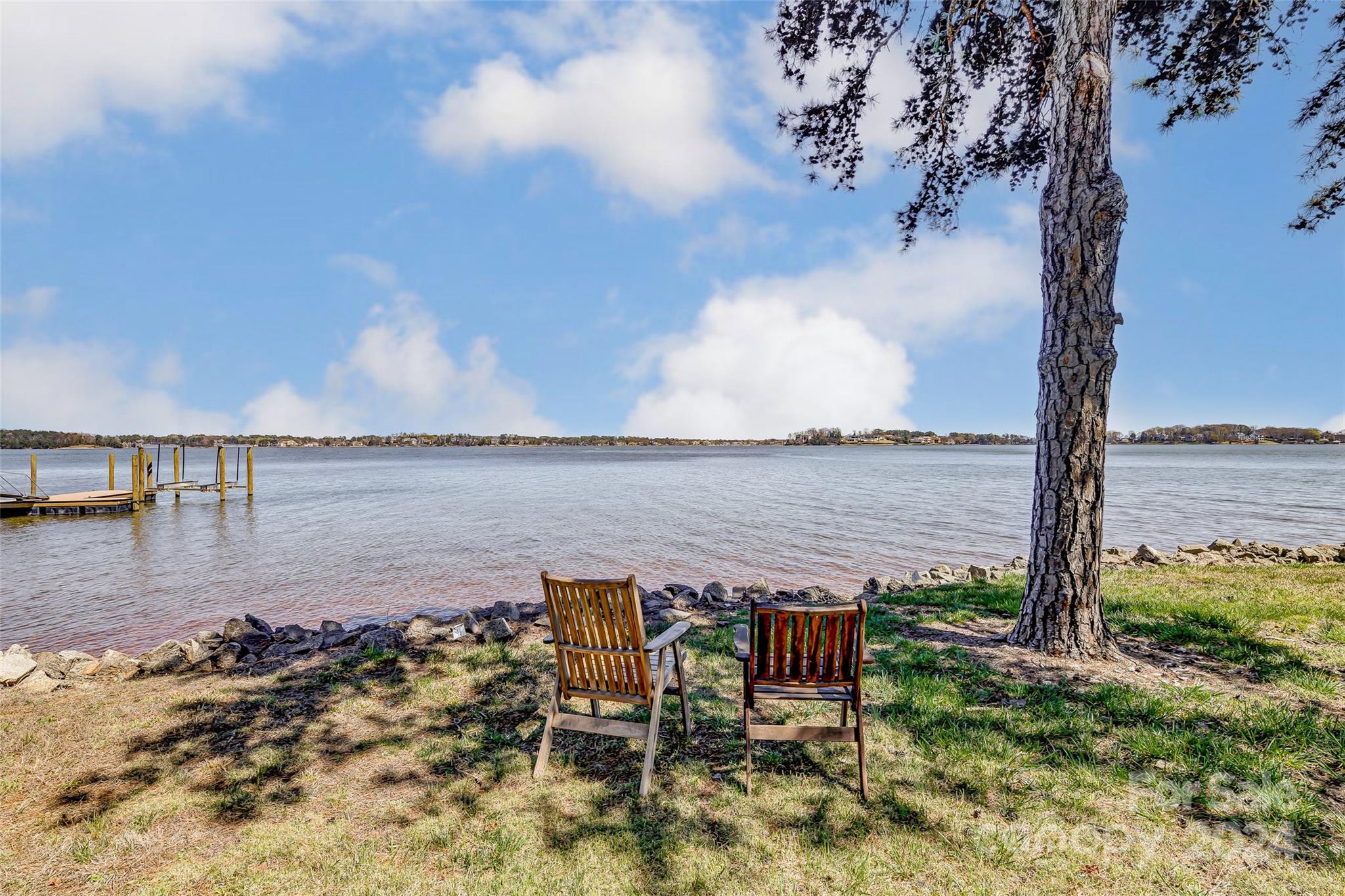 Luckey Point - Land