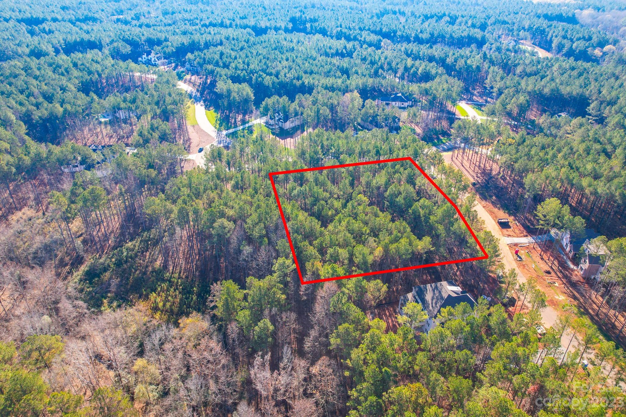 Absolutely stunning homesite in desireable Riverchase Estates!  This private elevated corner lot is high and dry, nearly 1.7 acres and features both privacy and great views!  Located along the Catawba River, just 30 minutes from Charlotte, NC. Riverchase features a beautiful amenities center with pool, tennis courts, fitness center, playground, clubhouse in a popular neighborhood that is running out of opportunities!  Don't miss out on this opportunity to own a piece of South Carolina paradise!