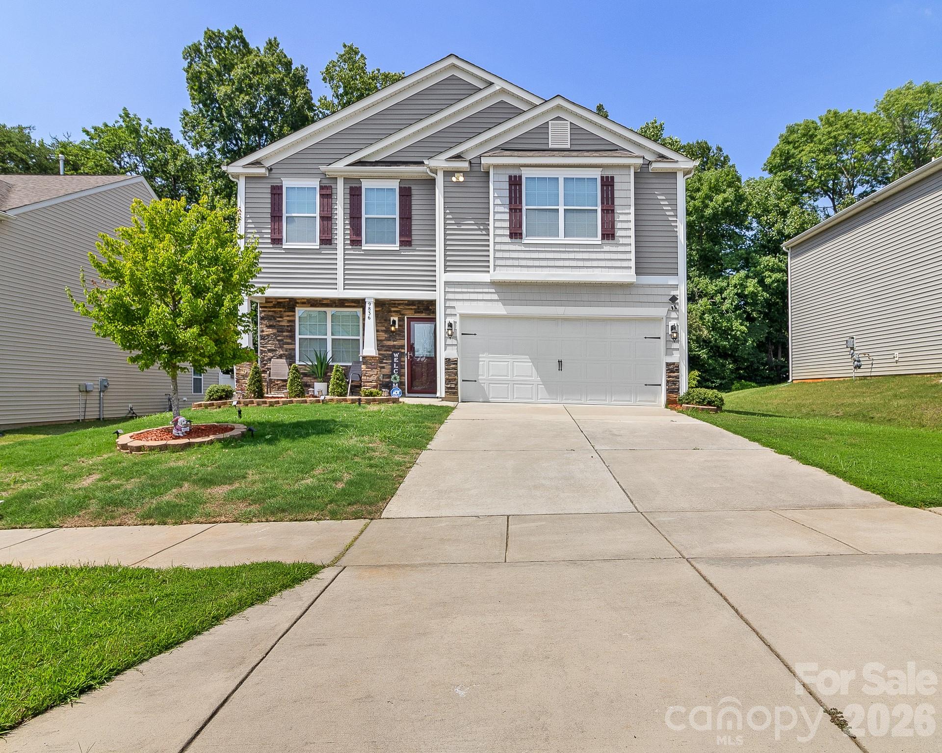 Welcome to 9836 Oak Barrel Lane! This move-in ready 4-bedroom, 2.5-bath home in the desirable Lanier Village community! The inviting main level features durable luxury vinyl plank flooring, an open-concept layout, granite countertops, and sleek stainless steel appliances that make both everyday living and entertaining a breeze.
Upstairs, you'll find four spacious bedrooms, each offering generous walk-in closets. The expansive primary suite is a true retreat with vaulted ceilings, a large walk-in closet, dual vanities, a relaxing garden tub, a separate walk-in shower, and a private water closet.
Step outside to enjoy the extended patio overlooking the backyard, perfect for grilling, relaxing, or hosting family and friends. Additional highlights include dual-sink vanities in both full bathrooms, ample storage throughout, and a functional floor plan designed for modern living.
Conveniently located near shopping, dining, parks, and major highways, this beautifully maintained home is truly move-in ready and waiting for its next owner.