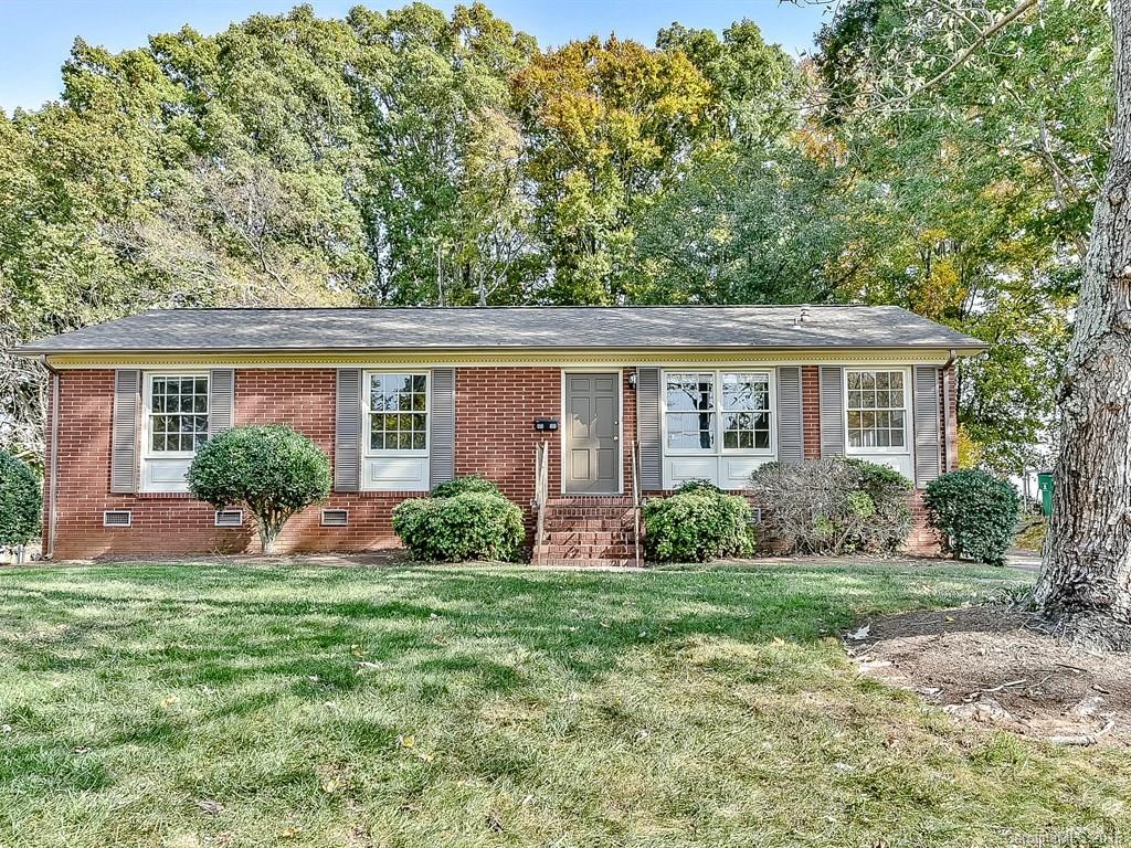 Cute brick ranch with all new exterior and interior paint. Newly refinished hardwood floors. 3 bedrooms and 2 full bathrooms. Backs to natural area in Park Station. Tiled bathrooms. Won't last long!