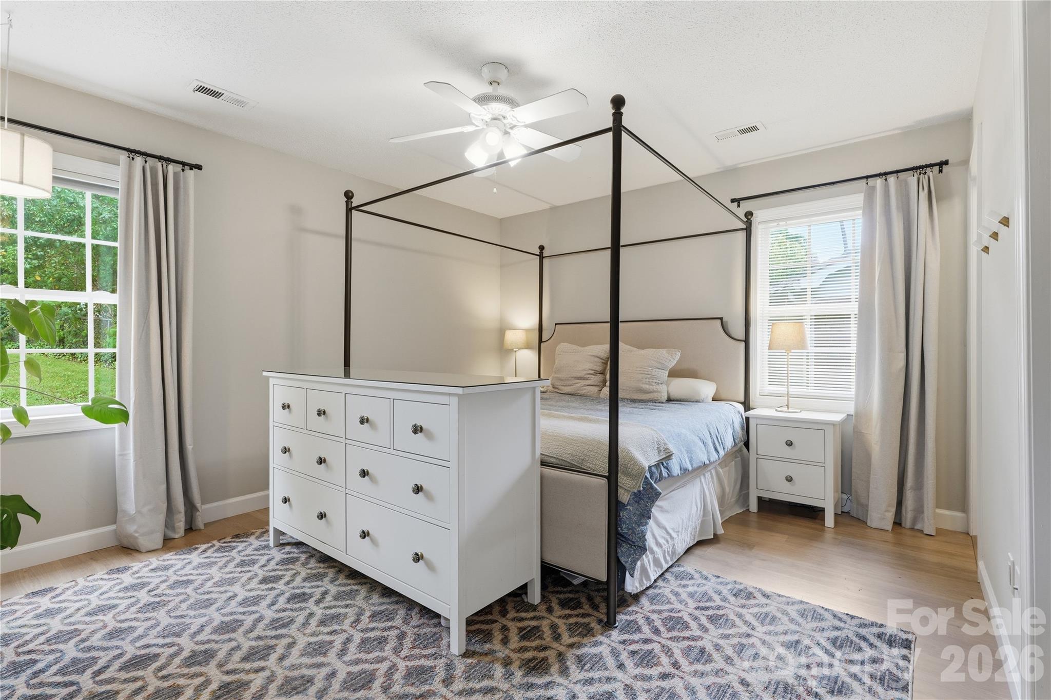 Four Seasons - Residential