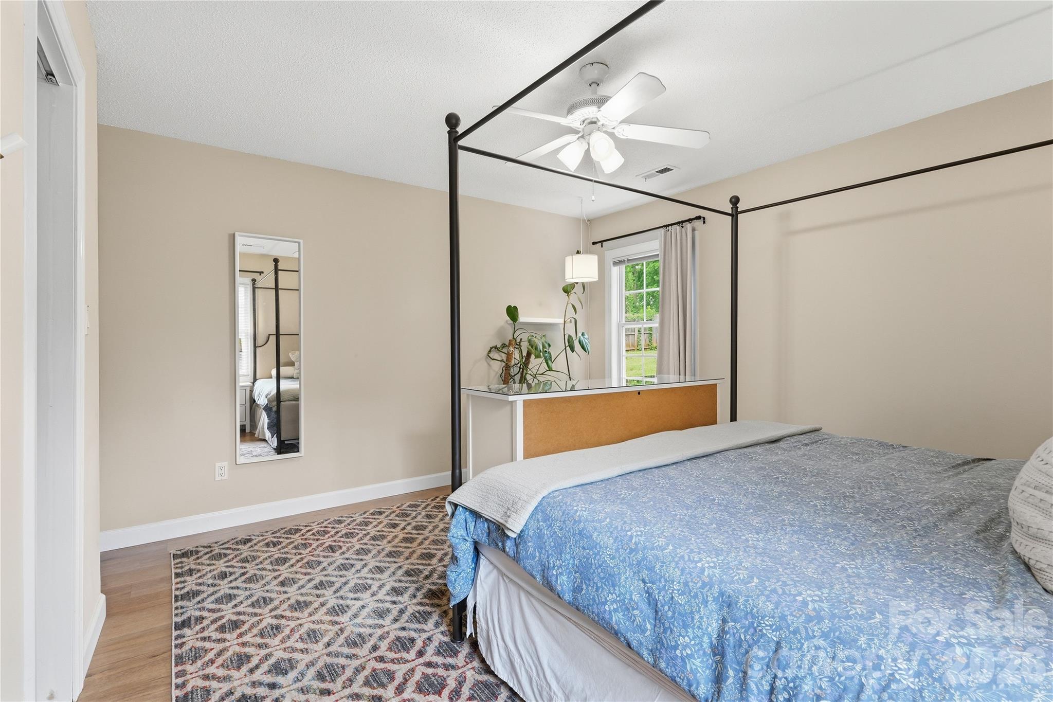 Four Seasons - Residential