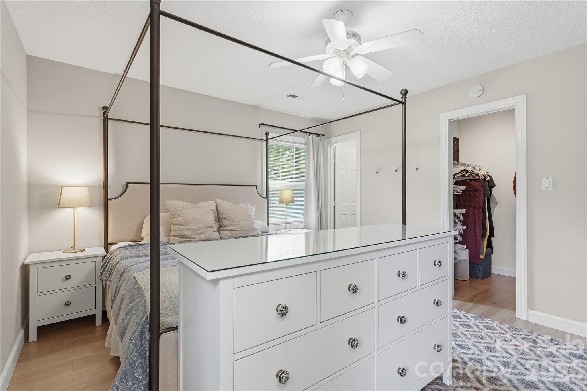 Four Seasons - Residential