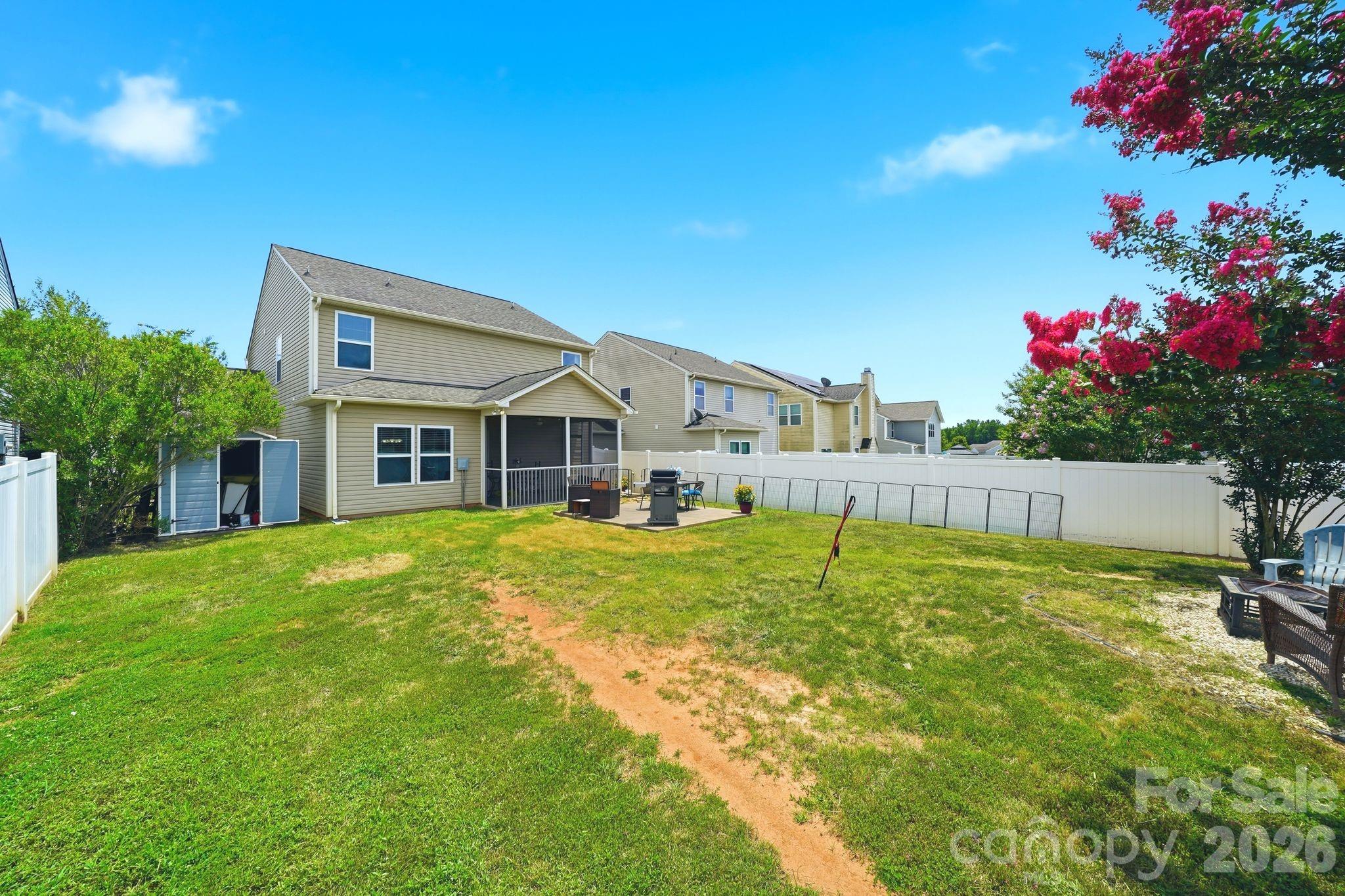 Newport Lakes - Residential