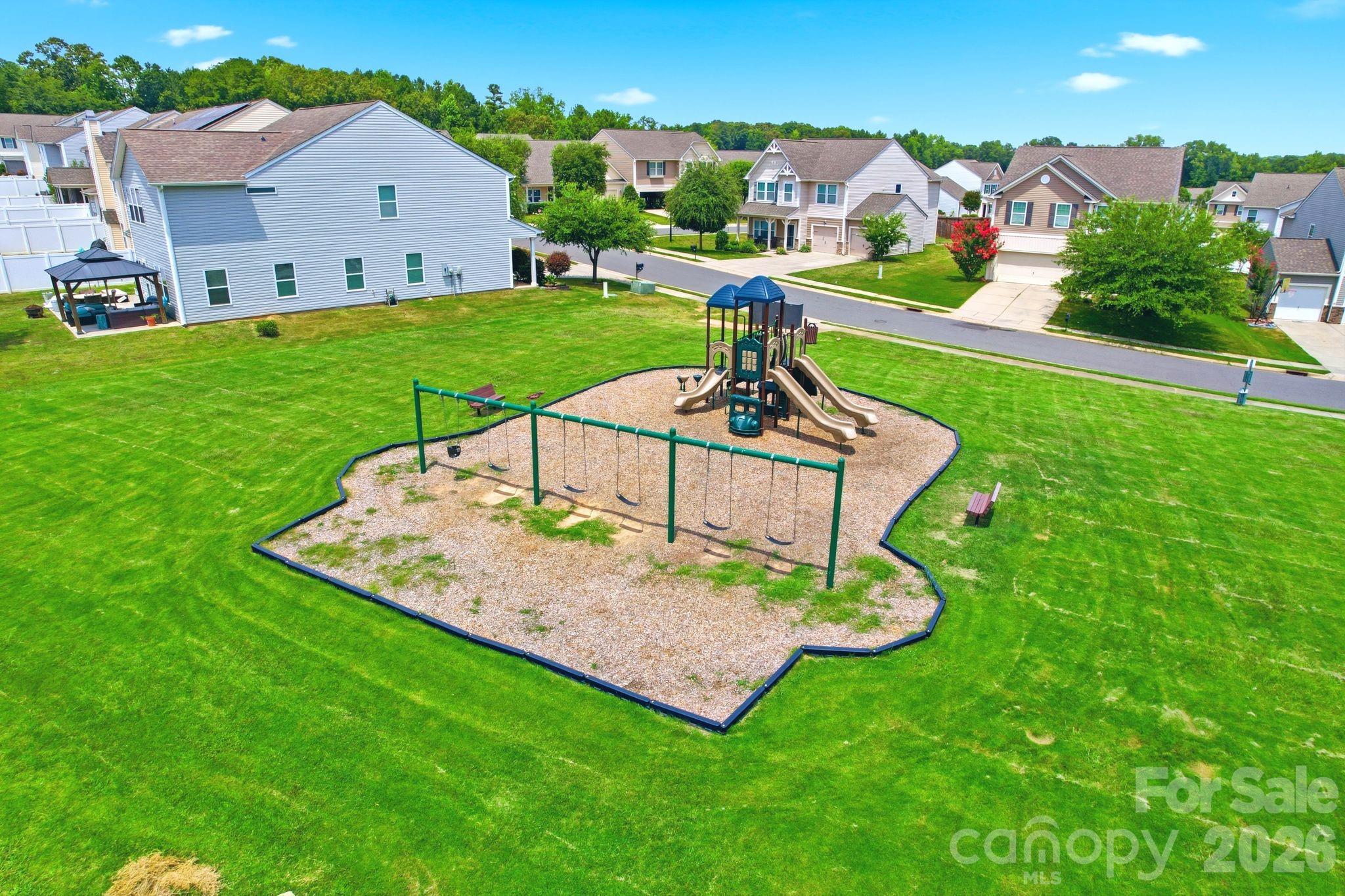 Newport Lakes - Residential