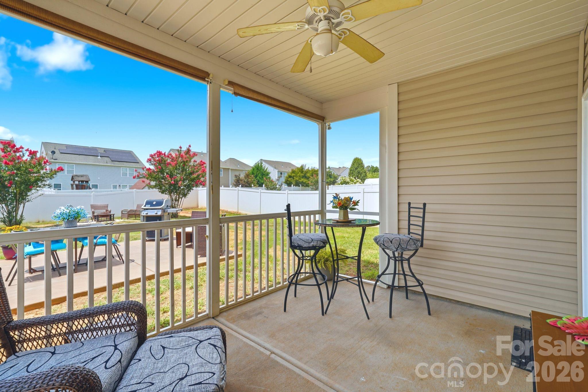 Newport Lakes - Residential