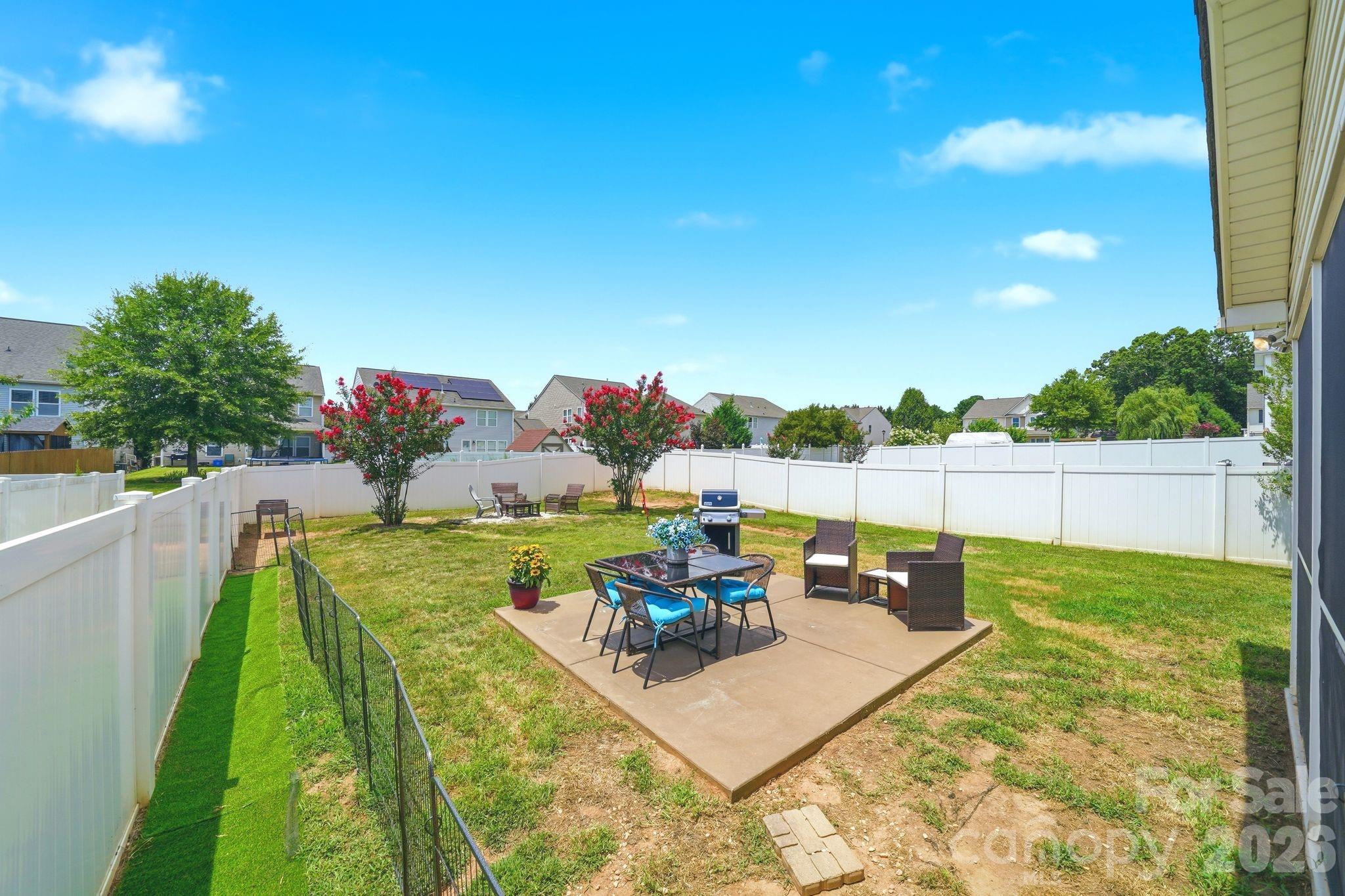 Newport Lakes - Residential