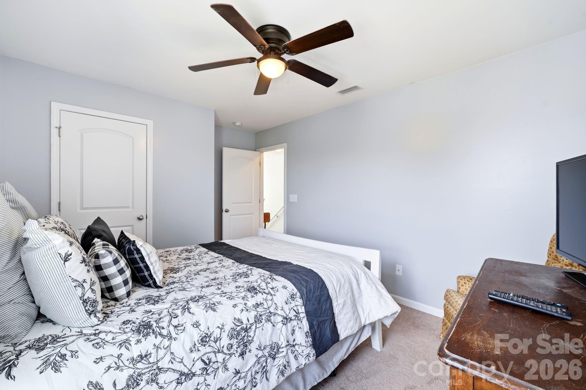 Newport Lakes - Residential