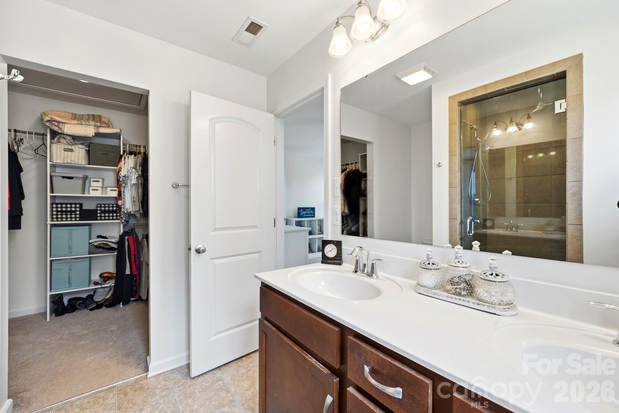 Newport Lakes - Residential