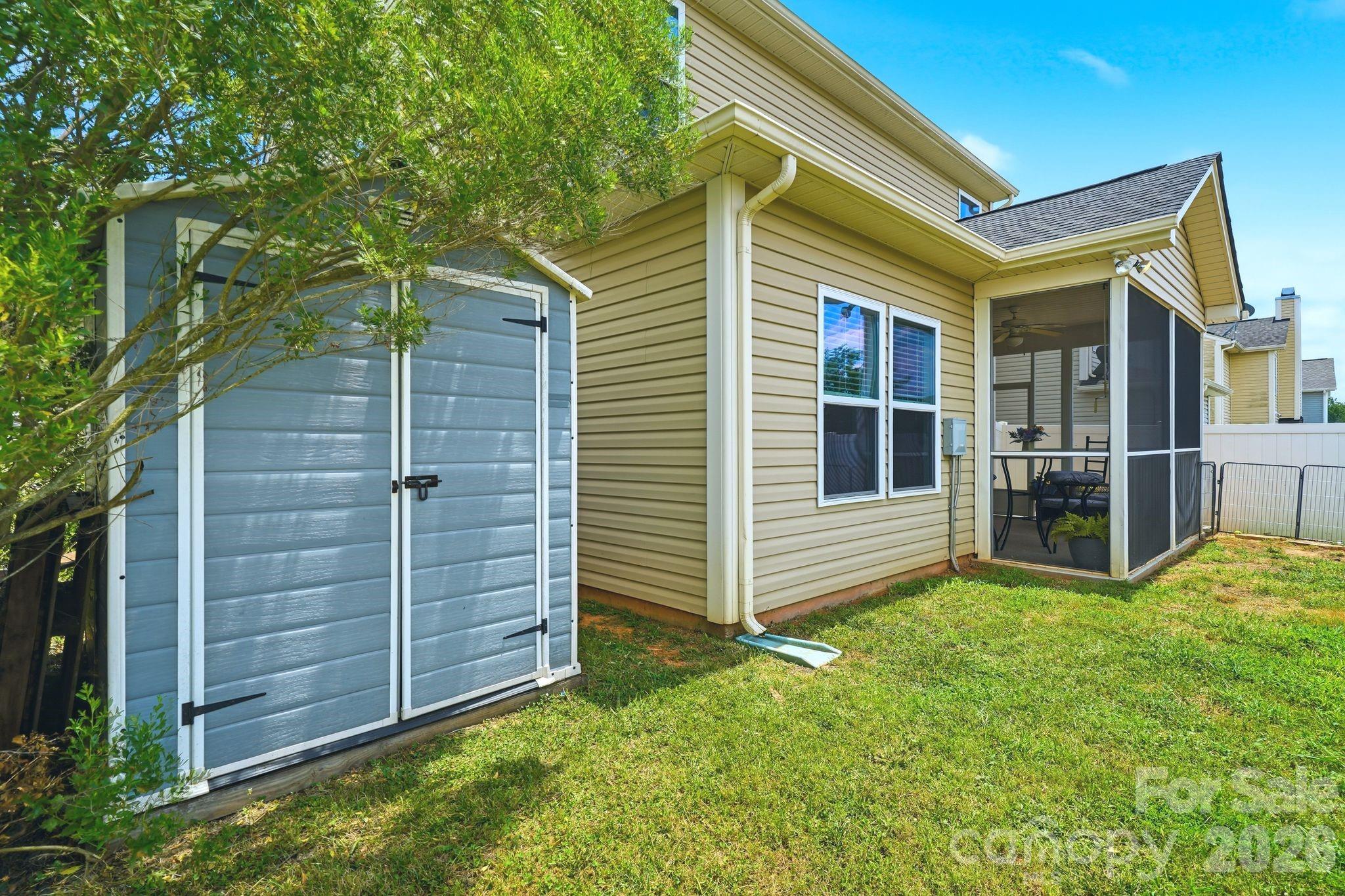 Newport Lakes - Residential