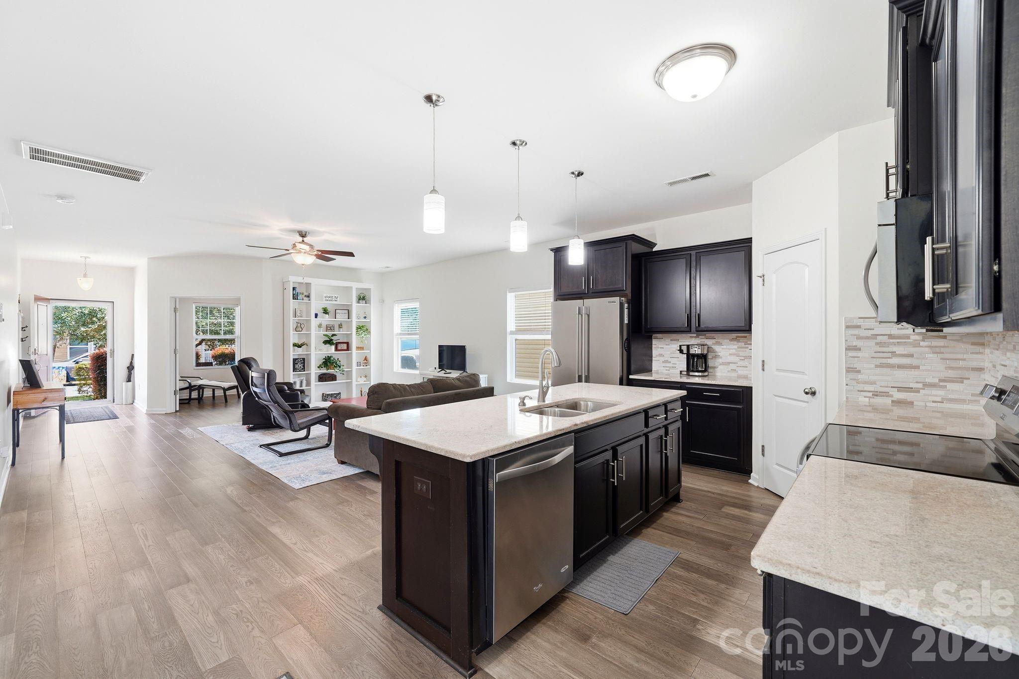 Newport Lakes - Residential
