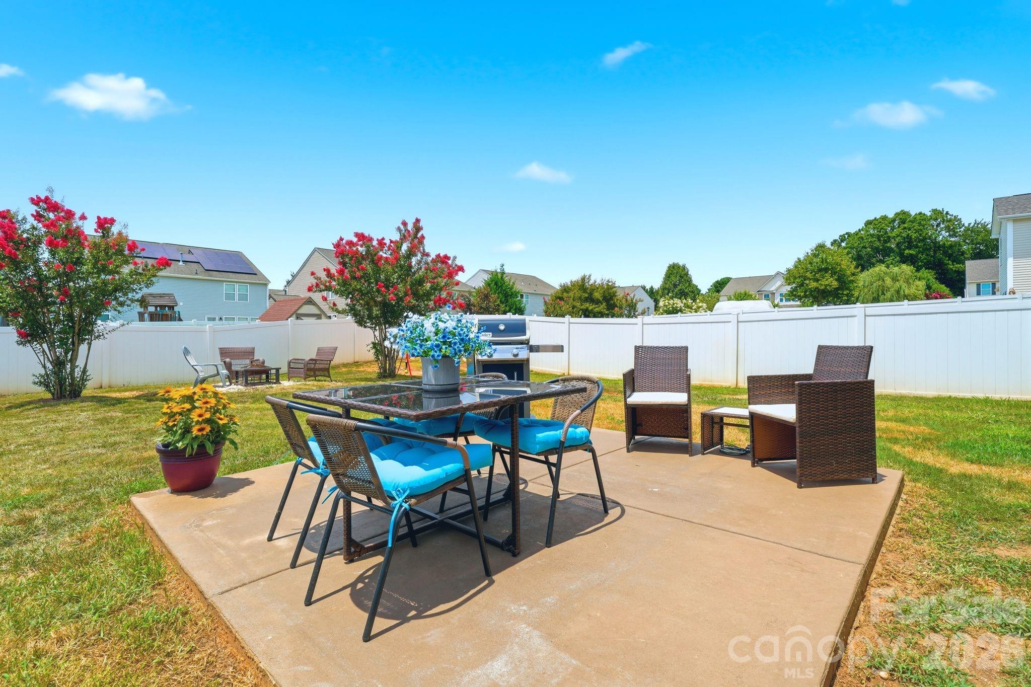 Newport Lakes - Residential