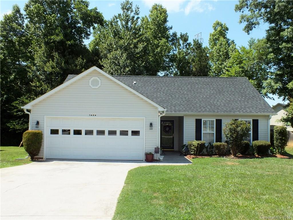 Great house and so close to the I-77!  Three bedrooms and 2 bathrooms.  Great back yard. Very quiet street.  Move in Ready!