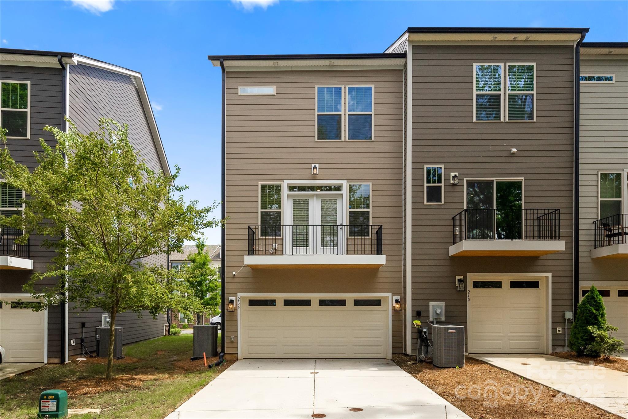 The Towns at Greenway - Residential