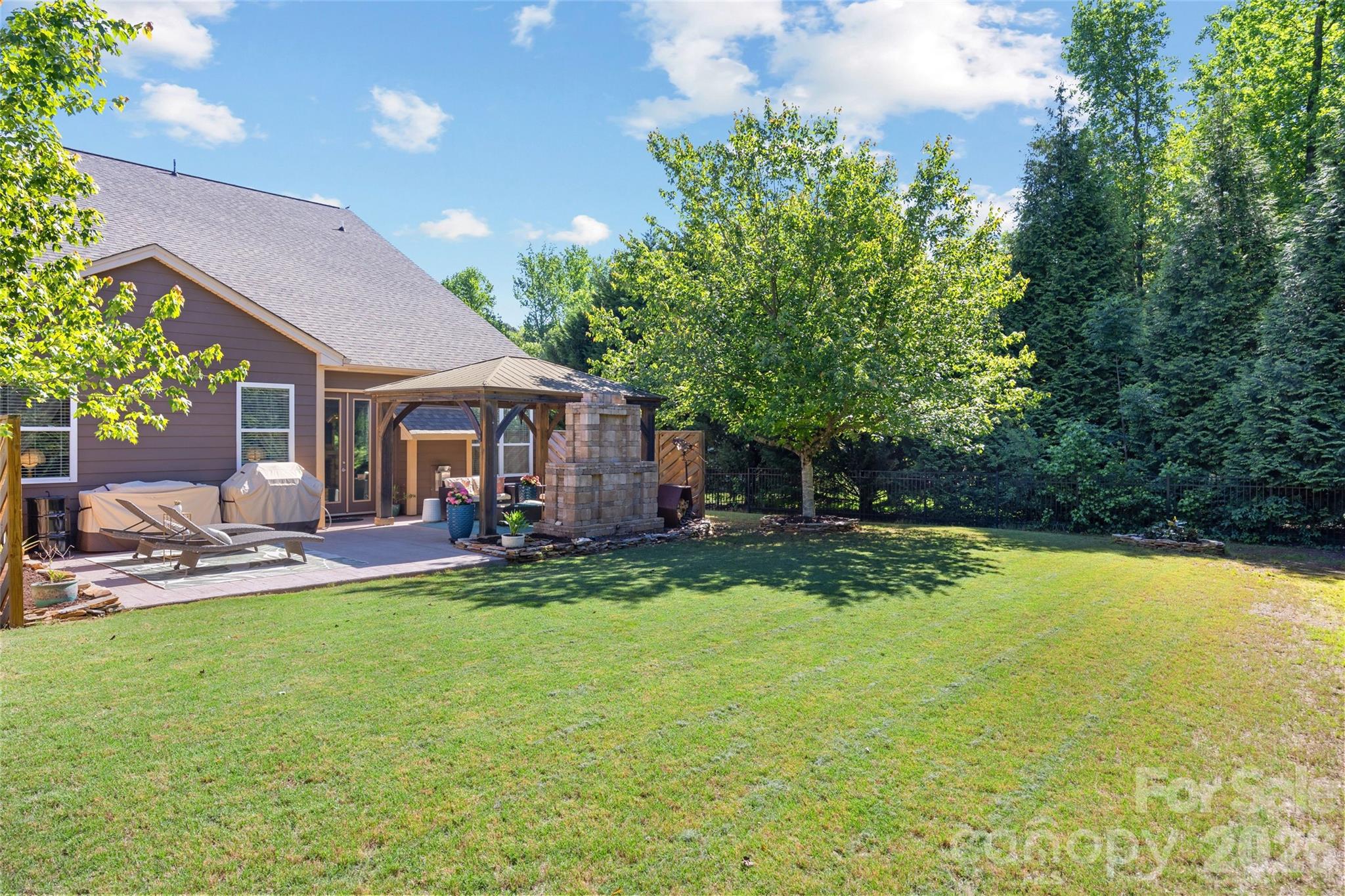Shelly Woods - Residential