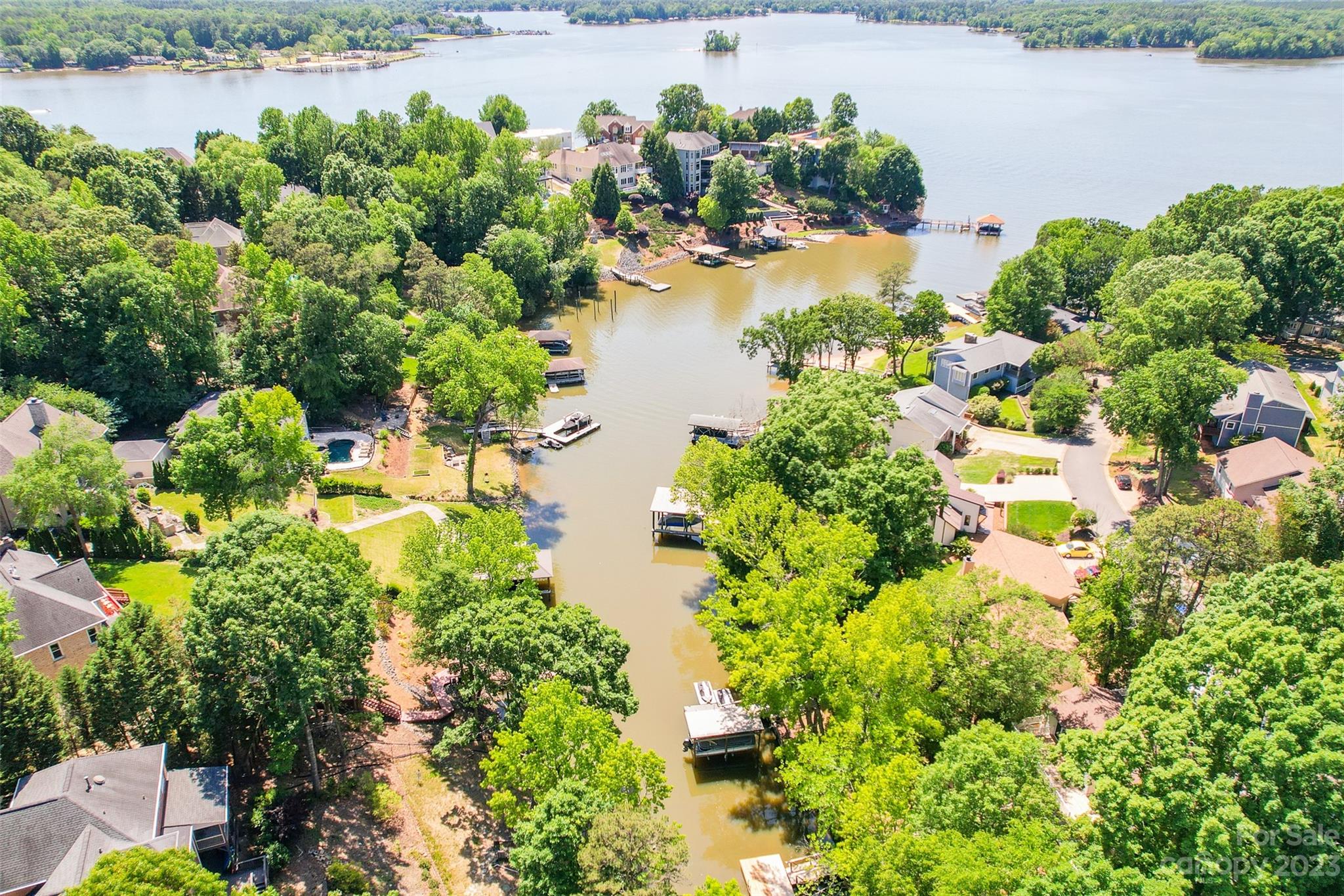 Tega Cay - Residential
