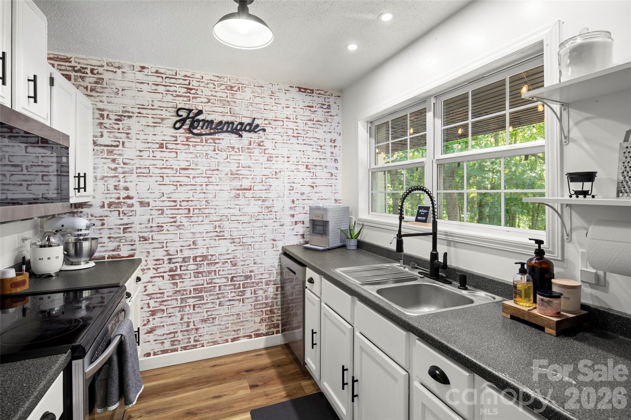 Laurel Mountain - Residential