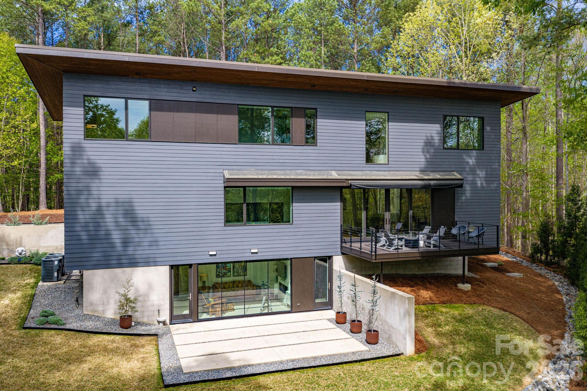 Twinn Coves on Morrison - Residential