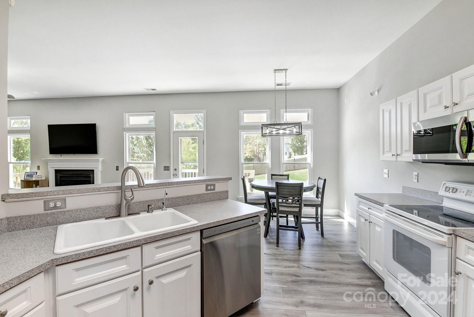 Autumn Cove At Lake Wylie - Residential