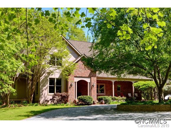 Think Private & Perfectly Located - Enjoy iced tea and lemonade on the abundant wrap around porches overlooking the pool, grass tennis court and acres of beautiful hardwood forest. Reached by a private winding drive, this exquisite traditional home w/guest house & 3 stall barn provides a perfect atmosphere for country seclusion in the prestigious Fairview Farms Community. Miles of riding trials in Golden Hills.