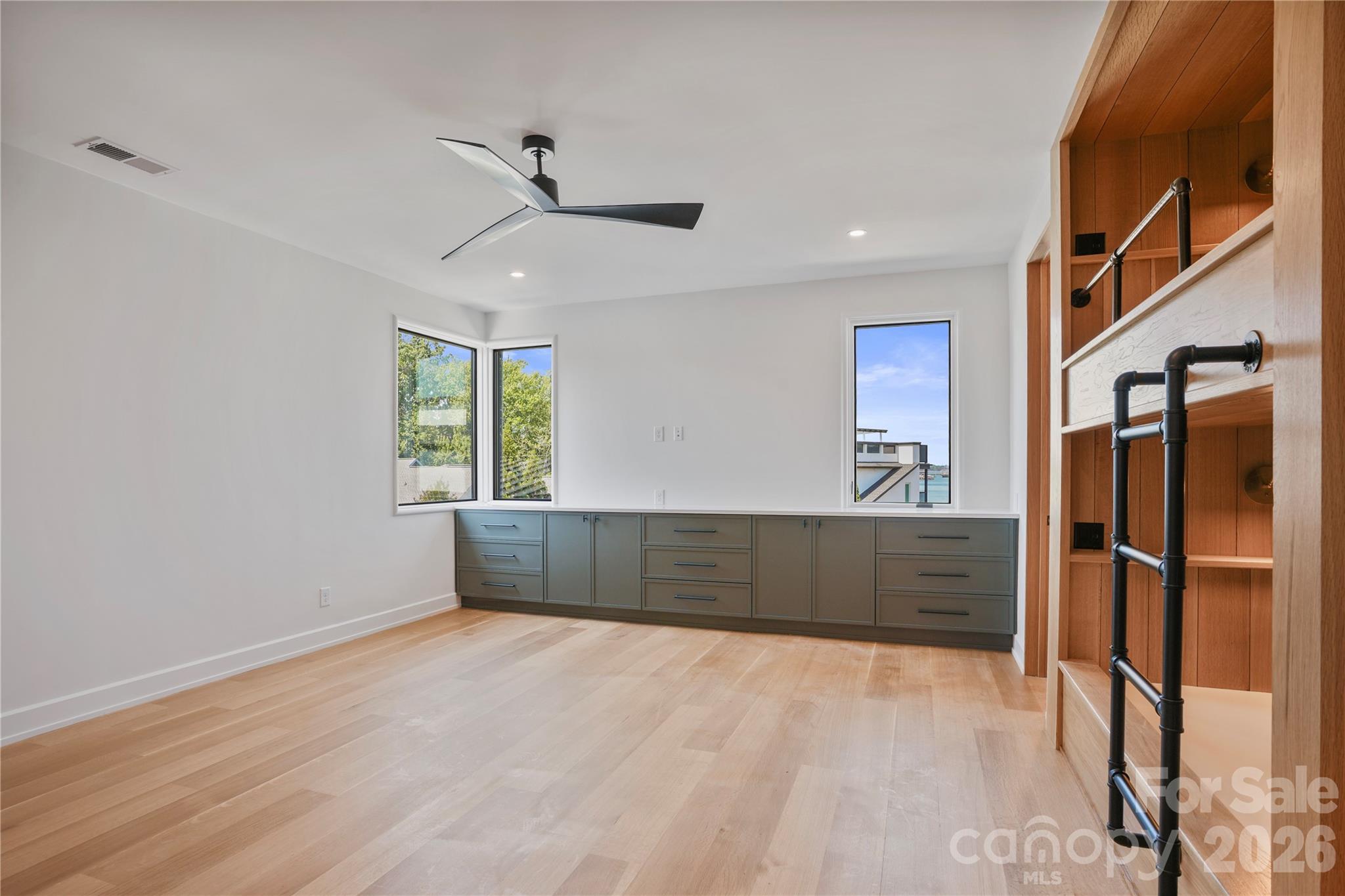 Country Club Shores - Residential