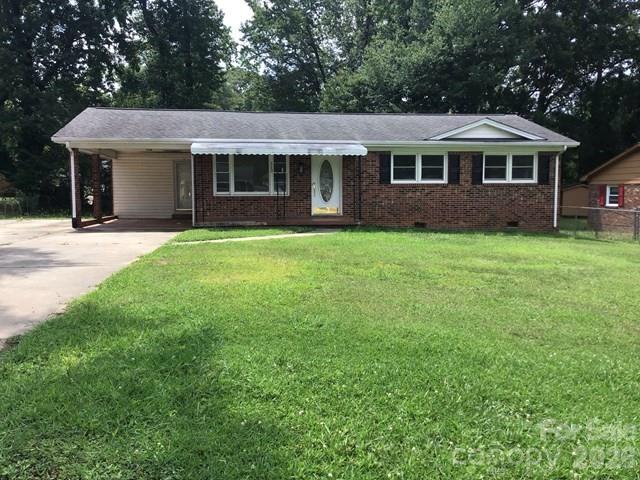Welcome home to 113 Lincoln Drive! Nestled in a quiet, established Gaffney neighborhood, this charming property offers the perfect blend of comfort and convenience. Inside, you’ll find a spacious layout featuring 3 bedrooms, 1 bathroom, and a bright living area perfect for entertaining. The kitchen boasts ample counter space, while the cozy layout makes you feel right at home the moment you step inside. Conveniently located just minutes from Floyd Baker Blvd, local dining, shopping, and I-85—making your daily commute a breeze. Don't miss the chance to make this wonderful house your new home! Schedule your showing today.
