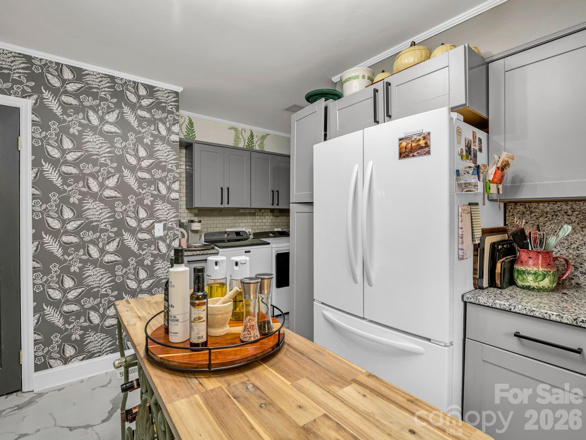 Diamond Ridge Condominiums - Residential