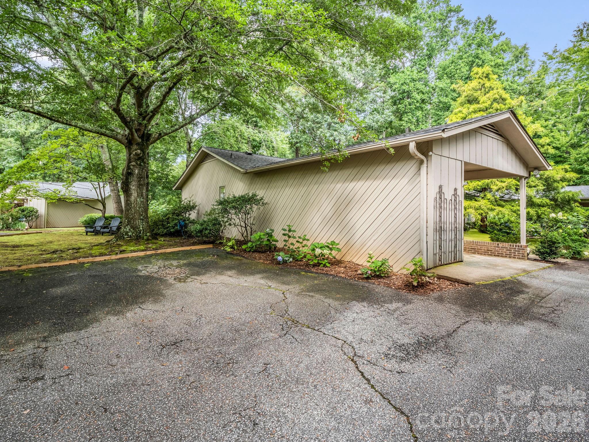 Diamond Ridge Condominiums - Residential