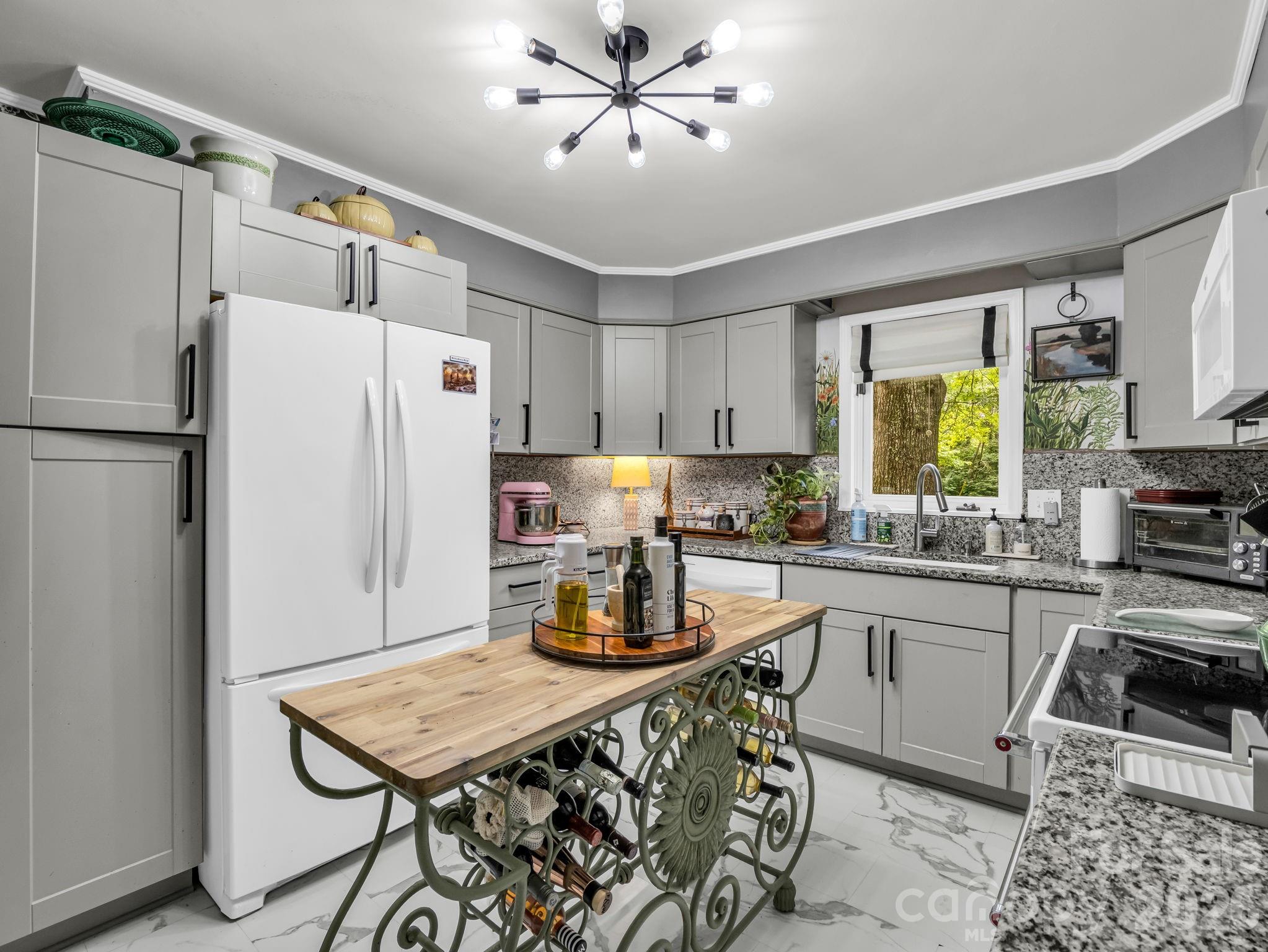 Diamond Ridge Condominiums - Residential