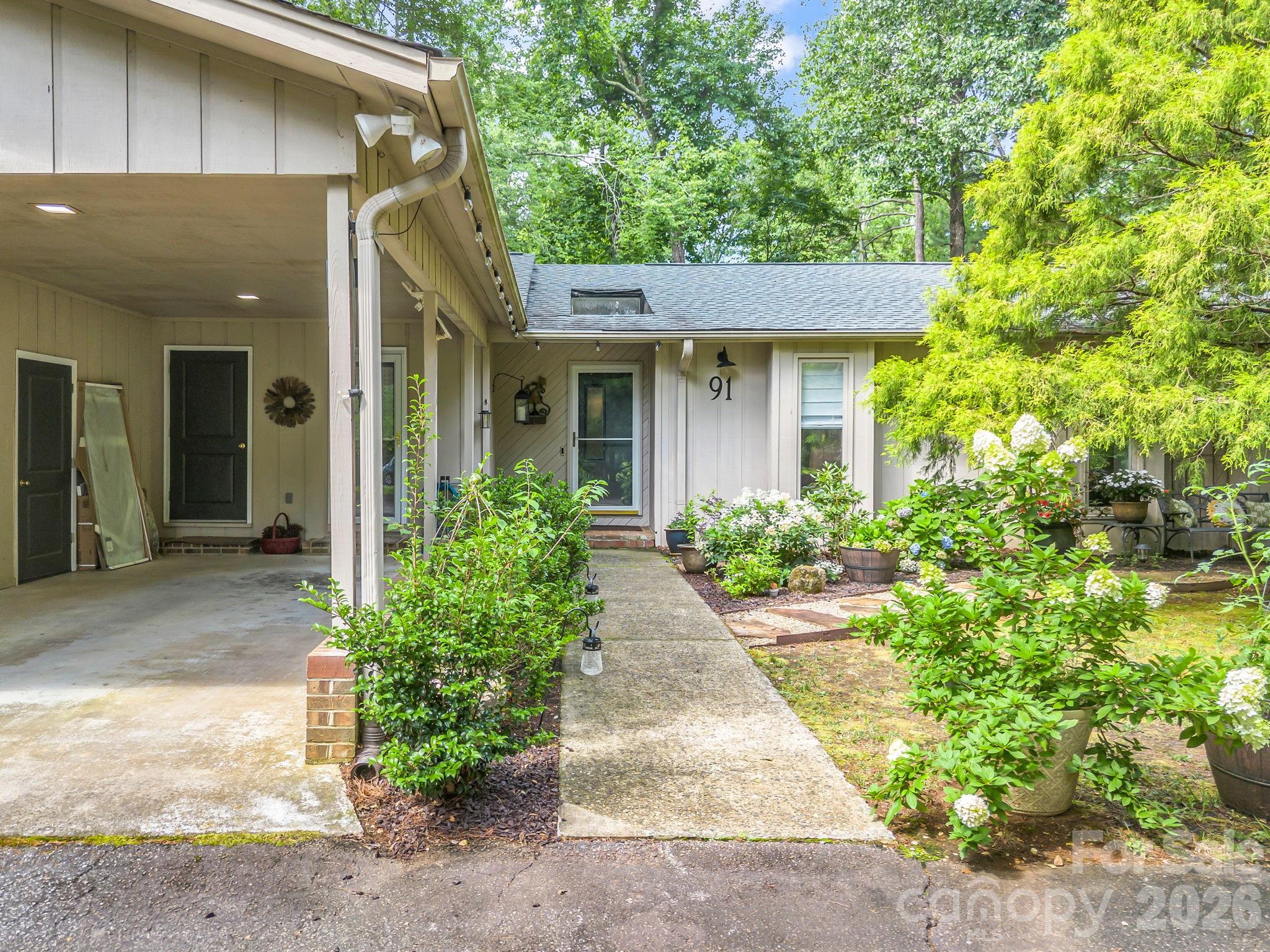Diamond Ridge Condominiums - Residential