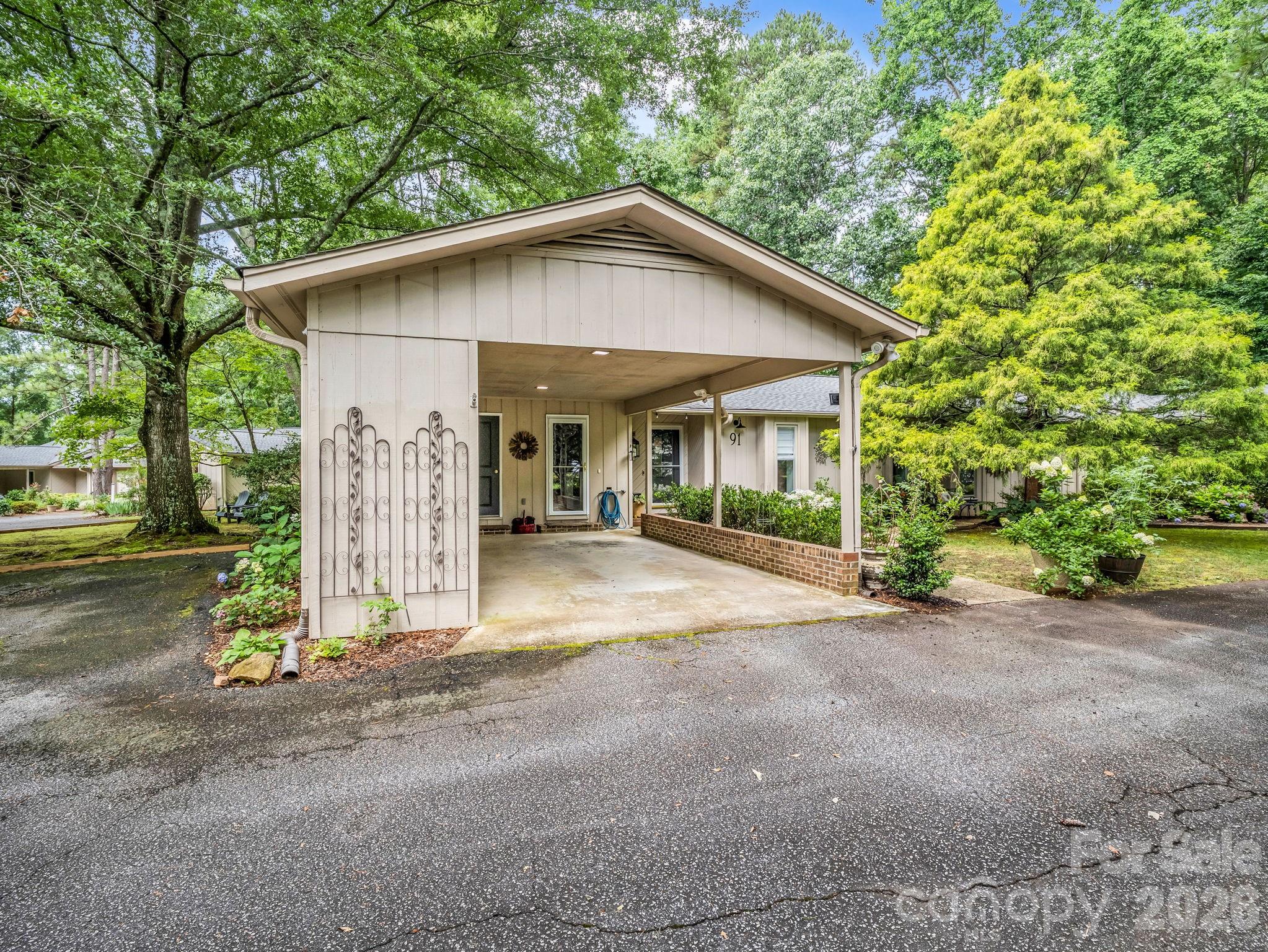 Diamond Ridge Condominiums - Residential