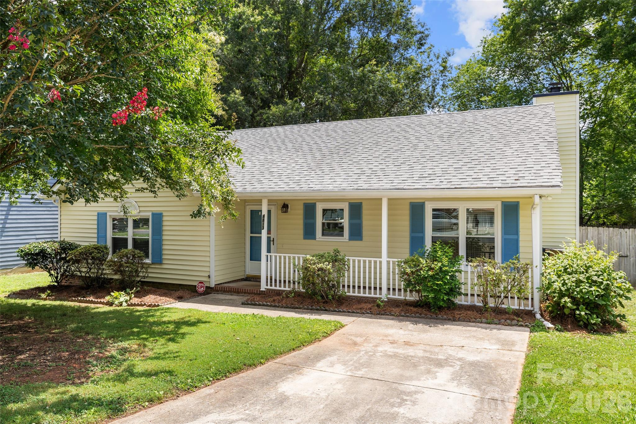 3/2 Ranch, conveniently located near Sun Valley. Close to shopping, restaurants, movie theatre, and more. Freshly painted interior. Vinyl plank flooring. Granite countertops. Vaulted ceiling and fireplace in family room. Architectural shingle roof(2020). HVAC(2019 per previous seller) Large front porch. Cul-de-sac location. Large storage shed in yard.