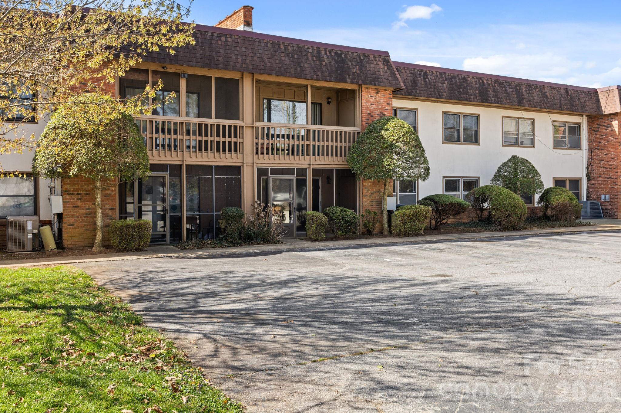 Holly Crest - Residential