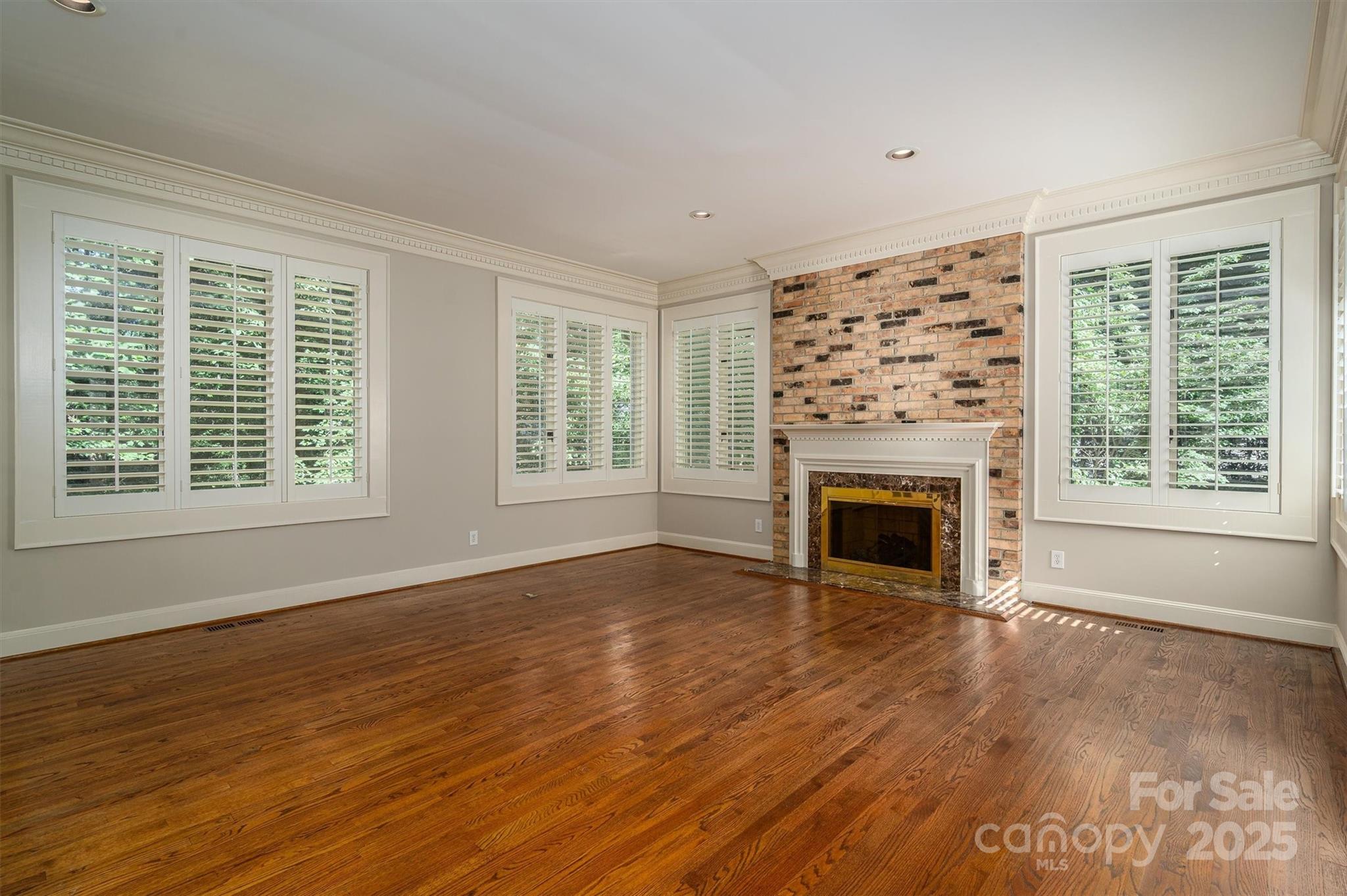 Country Club Gardens - Residential