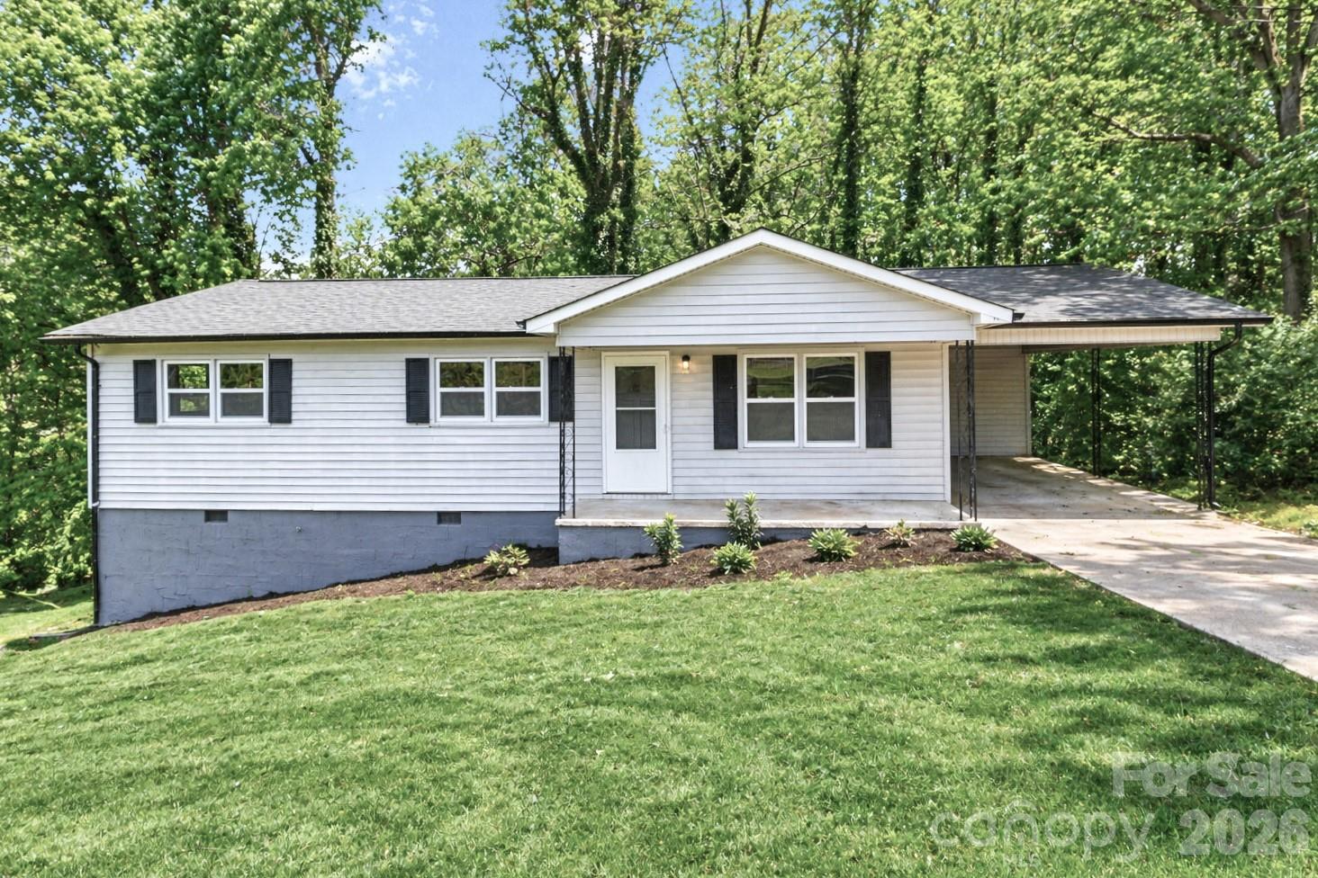 Welcome home to 170Hemingway Ln-where modern updates meet comfortable living.  this beautifully remodeled 3 br, 1.5ba home has been thoughtfully upgraded from top to bottom.  New paint, carpet, heat pump, light fixtures, appliances, windows, etc.  You name it, it's been done.  All of this in a culdesac with over a half acre lot.
Put in your offer today and you'll be barbequing before the summer.