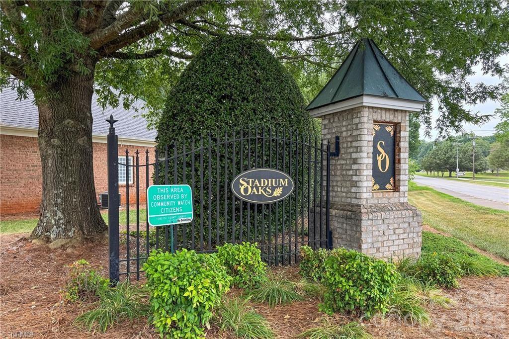 Stadium Oaks Townhomes - Residential