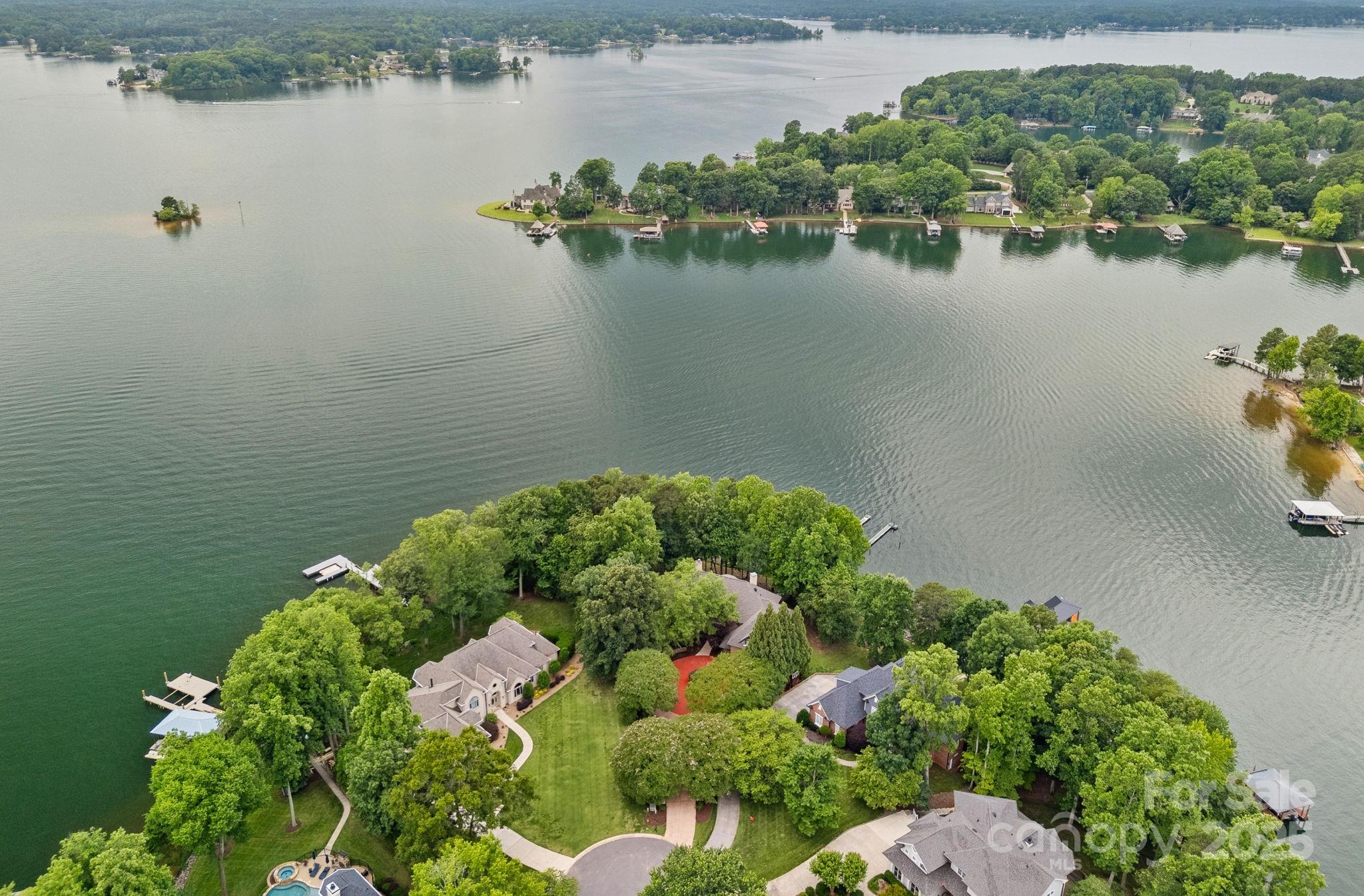 The Harbour At The Pointe - Residential