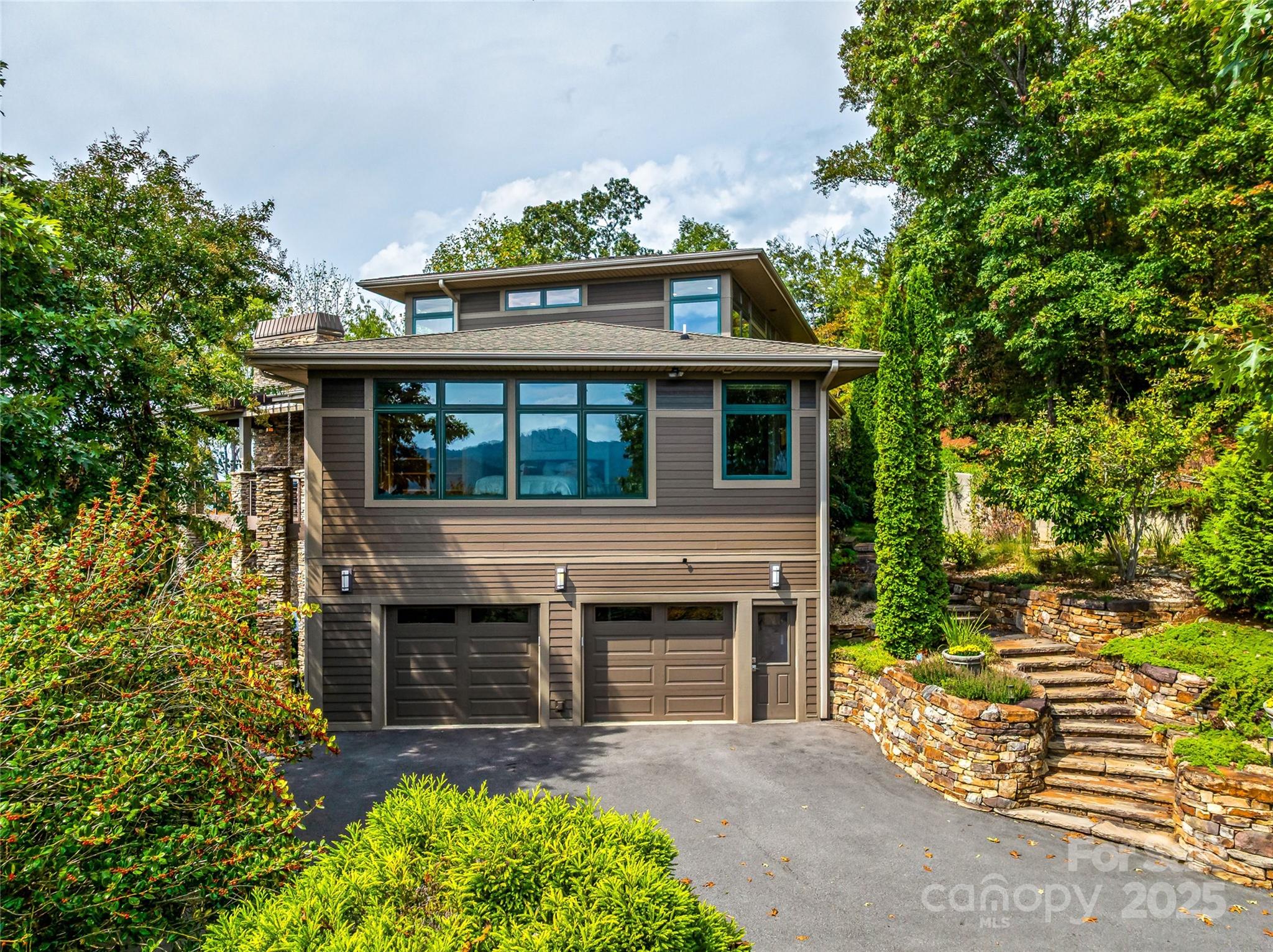 Reynolds Mountain - Residential