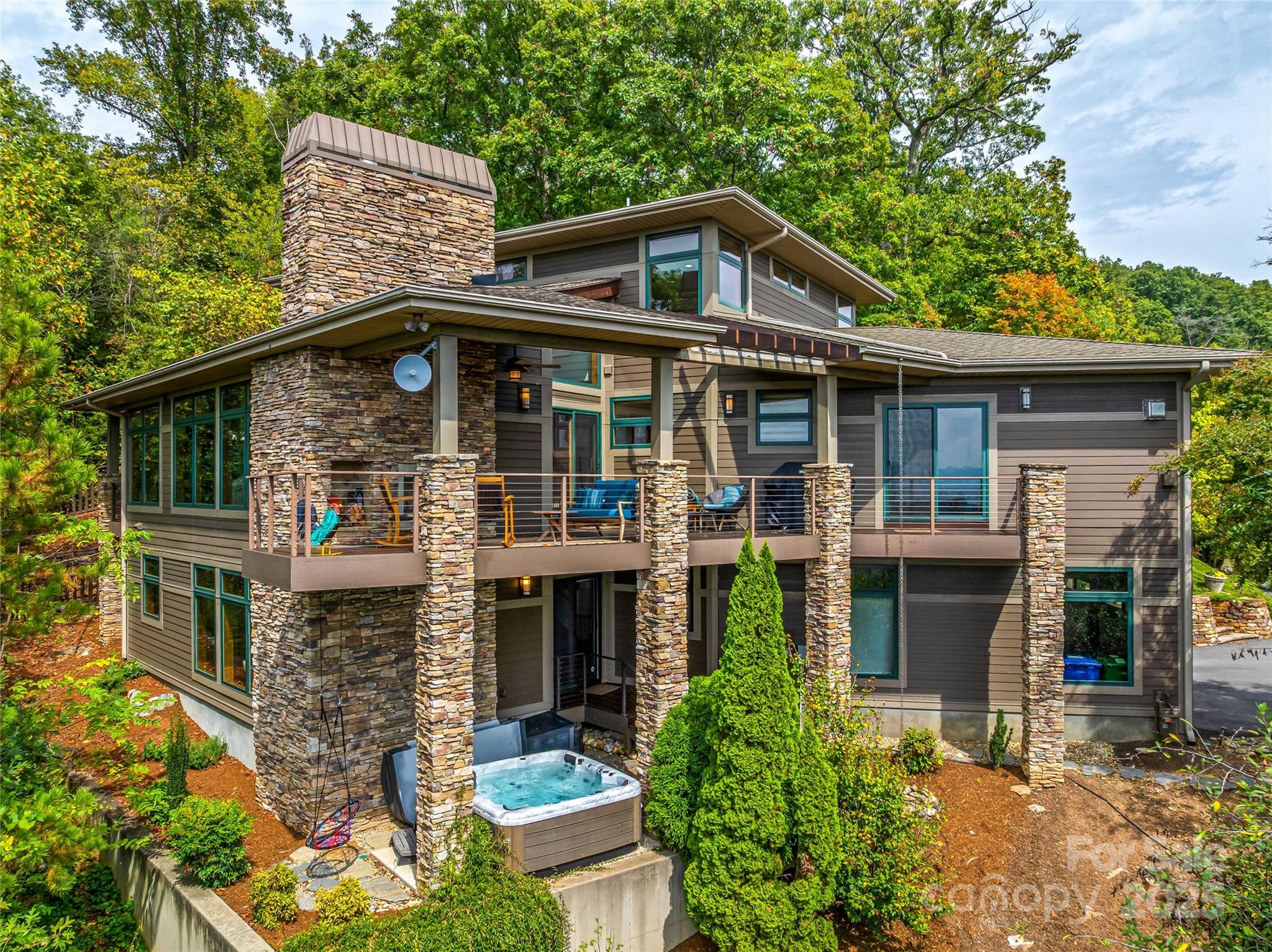 Reynolds Mountain - Residential