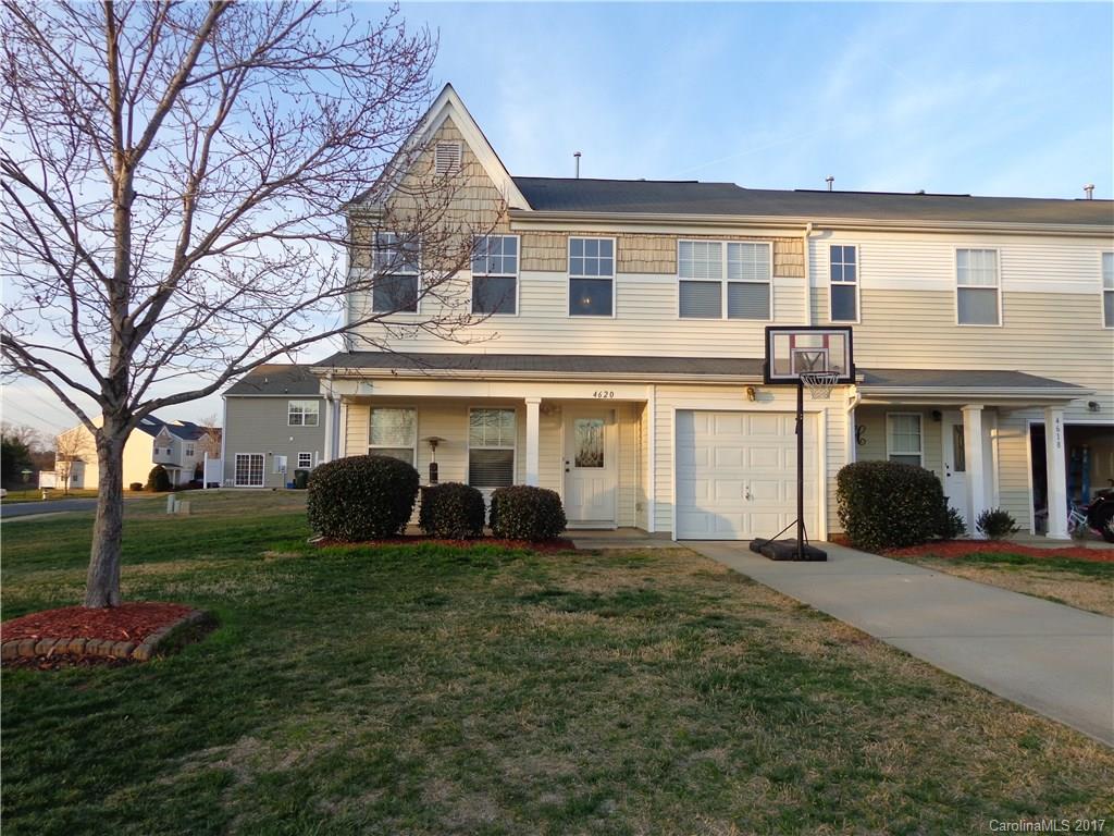 Large end unit town home located on cul-de-sac in Alexandria subdivision. Convenient to shopping. Interstate and schools. 3bedrooms 2.5 baths. Tons of natural lighting, Corian countertops, stone back splash and bar stool seating. Spacious1car garage. Formal dining living.Gas log fireplace in family room. Vaulted ceilings in master, separate shower, garden tub, double vanity and walk- in closet. Laundry room upstairs near bedrooms. Neighborhood amenities include clubhouse and pool.