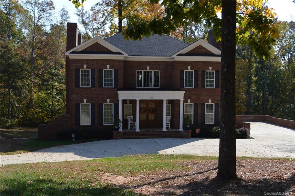 Beautiful all brick colonial home w/partially finished basement sits on 2.98 ac- no city taxes! A must see inside- open floor plan- 3 fireplaces- walnut hardwood floors- master w/balcony. This home has so much to offer. Basement is 75% complete- Great home! Minutes from Springlake Golf course! Call now to see this one!